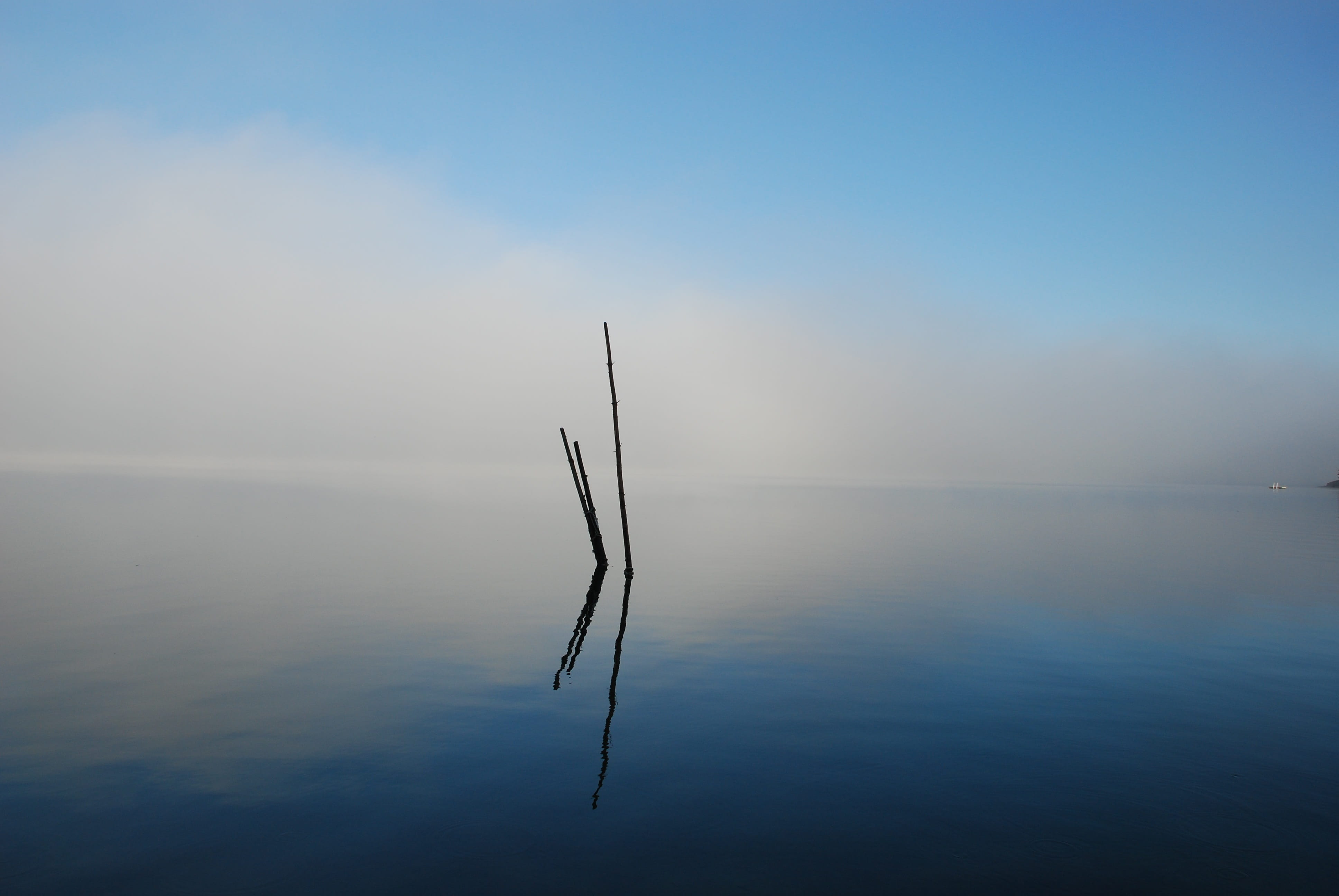 reflection, tranquility, horizon over water, 4K, idyllic, sea, sky, non-urban scene, still, blue, fjord, nature, outdoors, no people, scenics - nature, HD Wallpaper