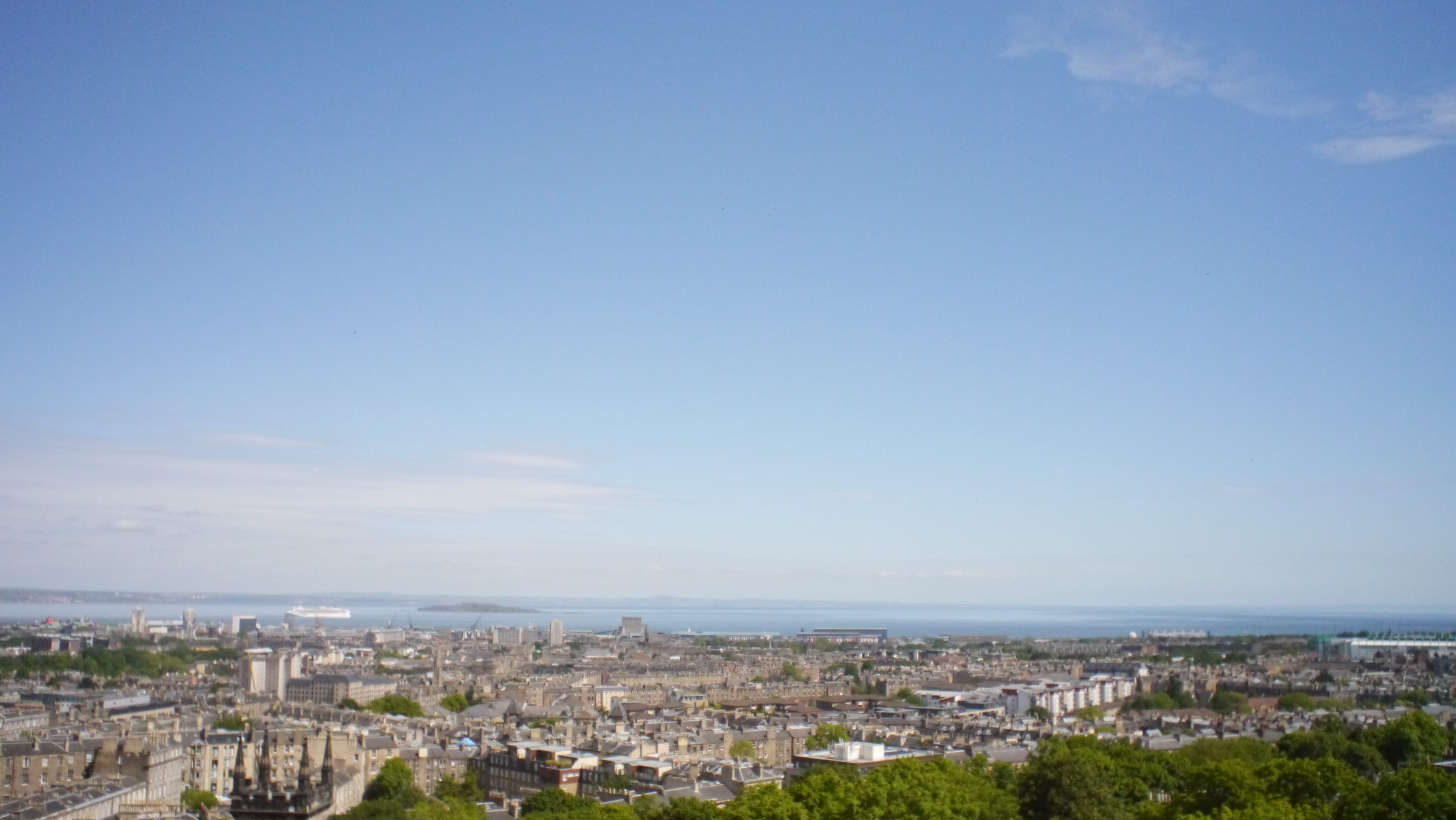 edinburgh city, city, no people, united kingdom, scotland, scenics - nature, blue, residential district, built structure, horizon over water, cityscape, HD Wallpaper