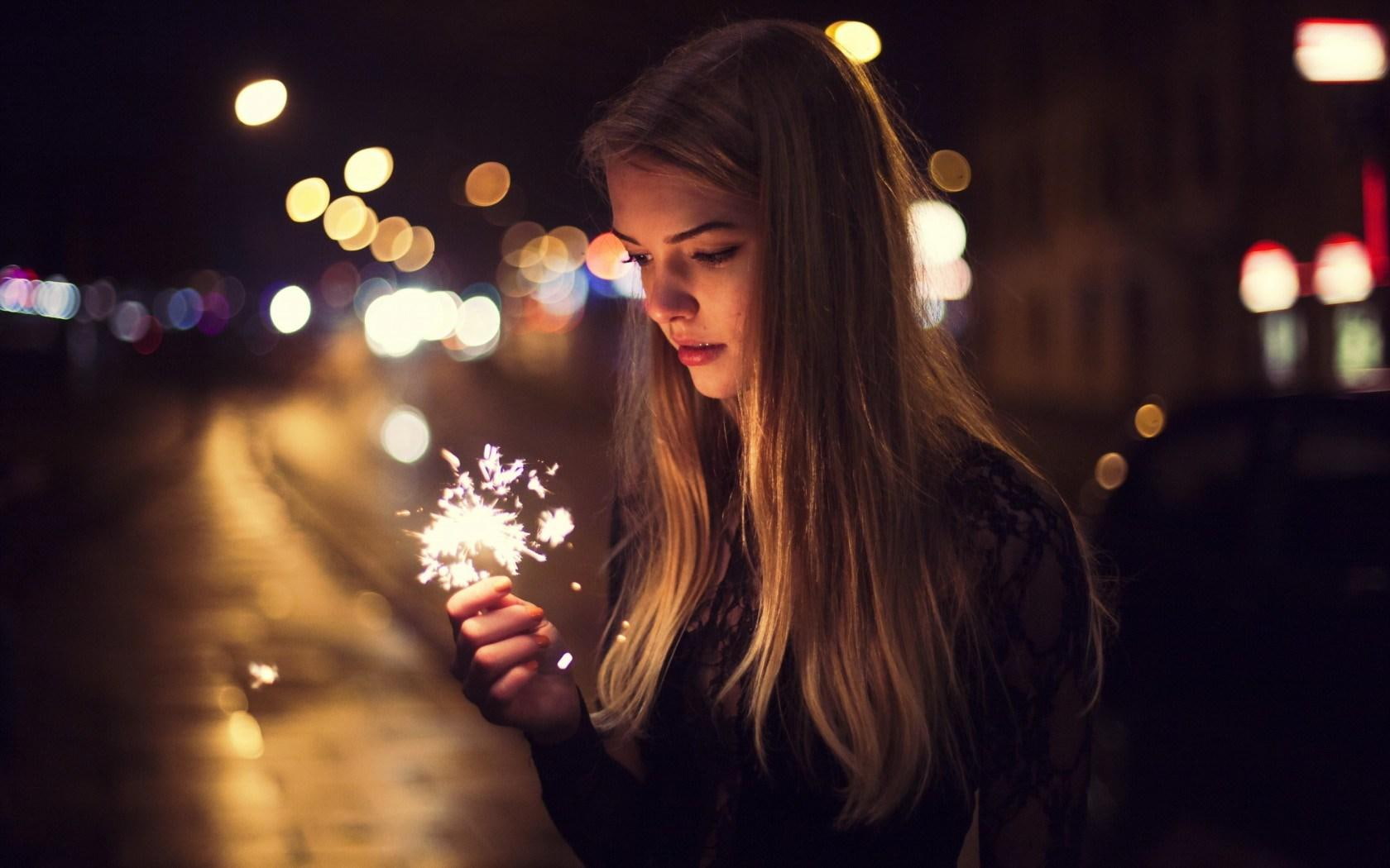 firework, sparkler, girl, 720P, holiday, street, HD Wallpaper