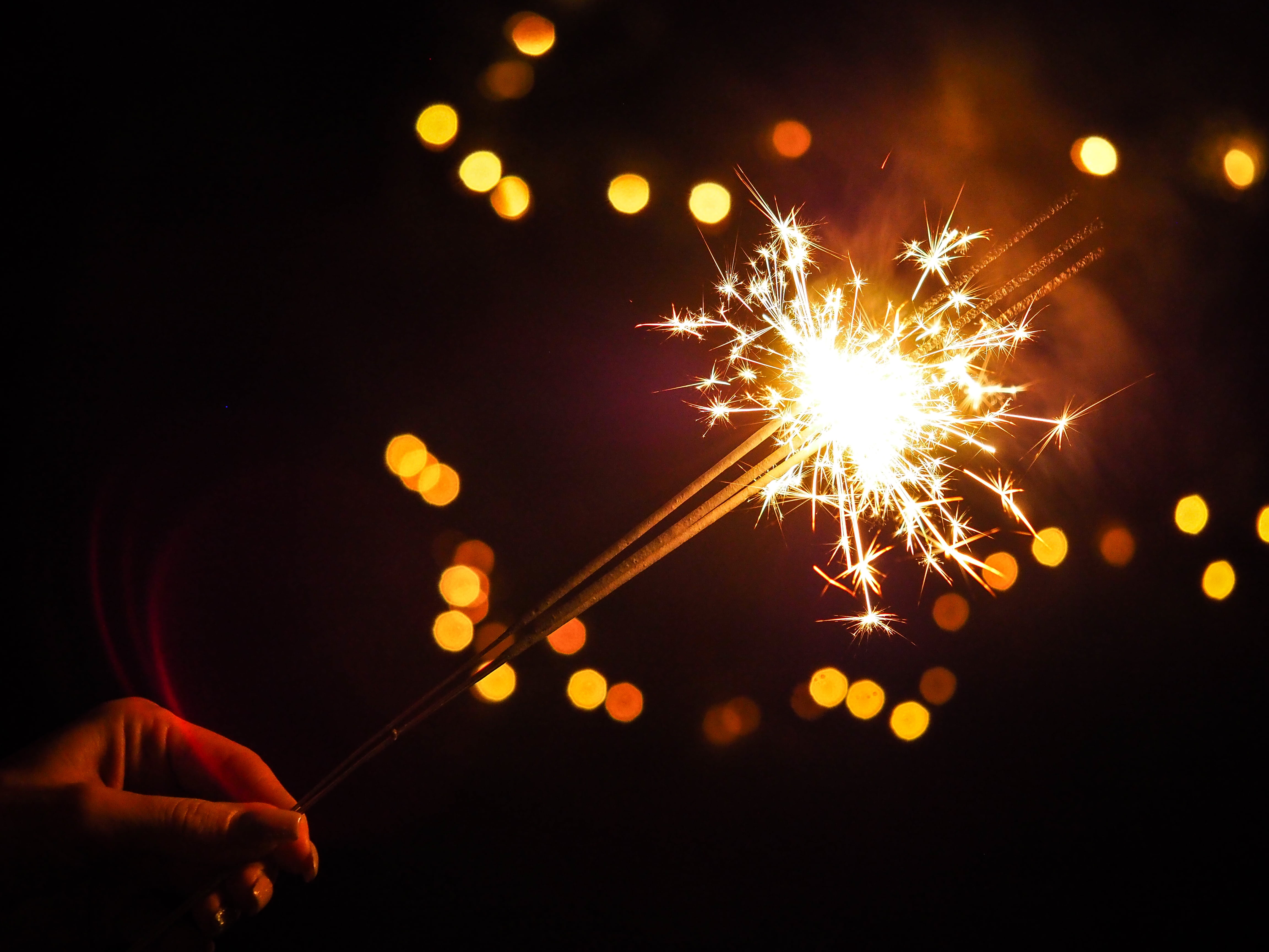 defocused, hand, 4K, holding, glowing, night, party - Social Event, backgrounds, bengal fire, abstract, blurred motion, lighting Equipment, red, black Color, HD Wallpaper