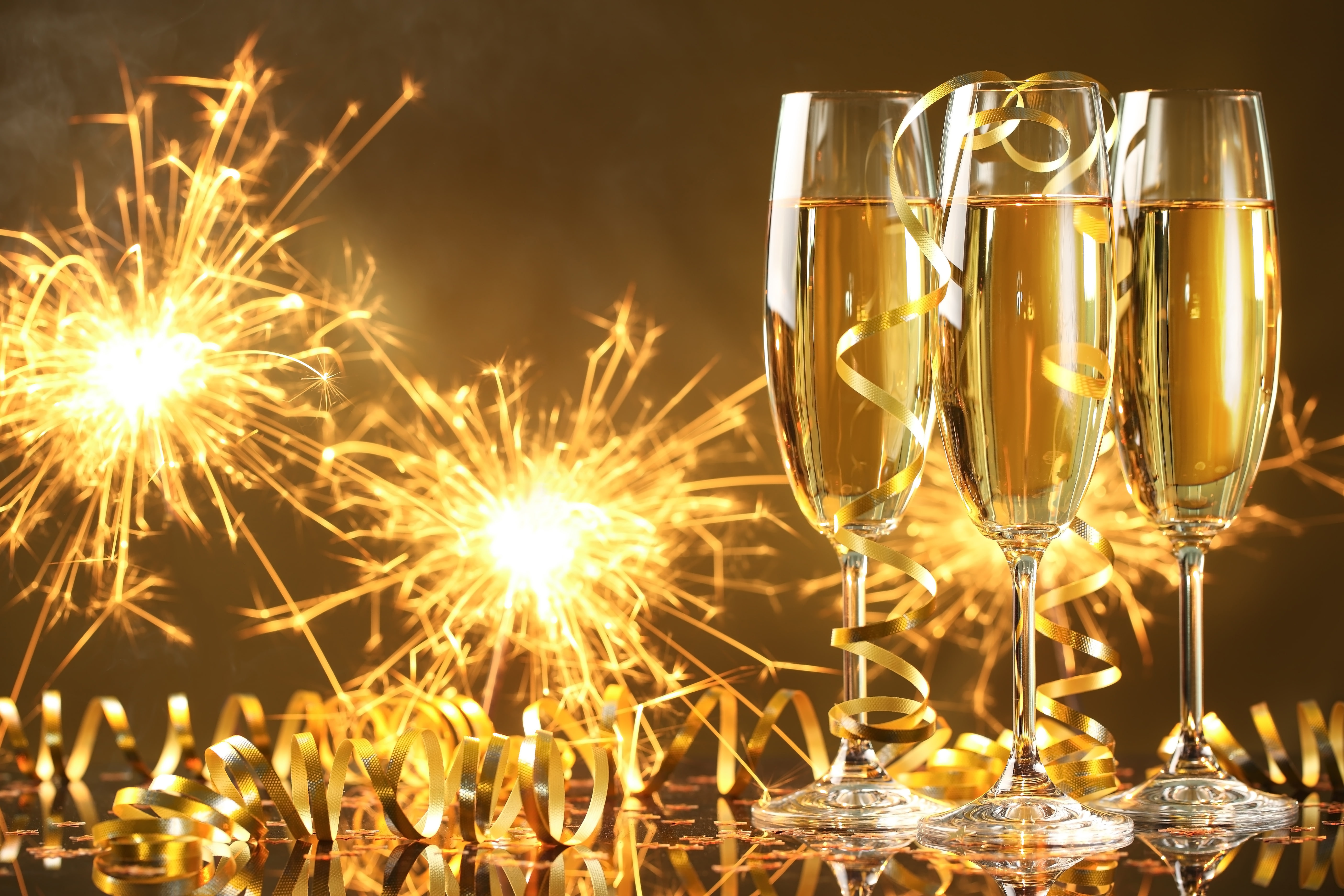 year, backgrounds, glass - material, photography, glass, household equipment, yellow, 5K, red, gold Colored, food and drink, sparklers, bright, no People, HD Wallpaper