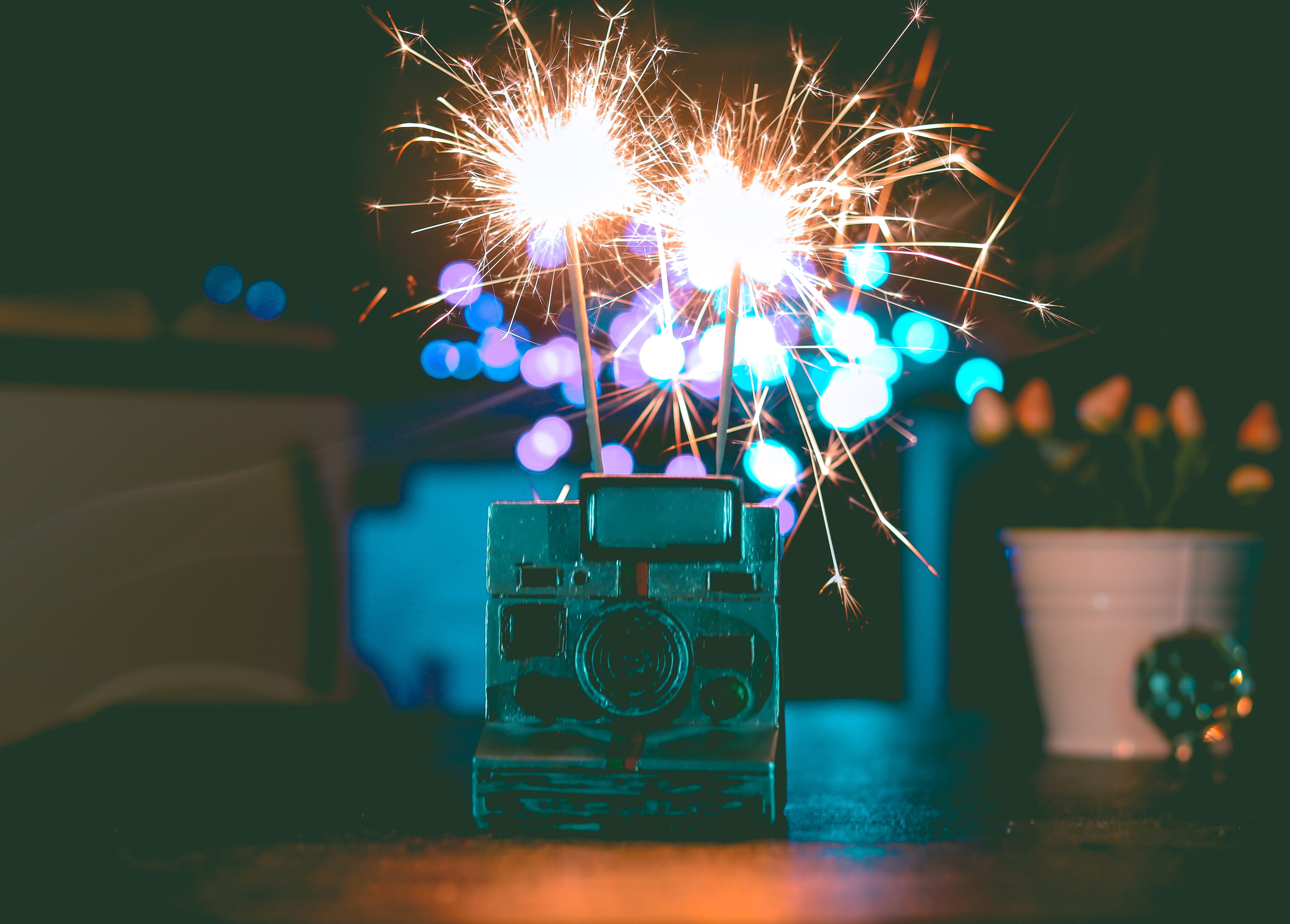 celebration, close-up, indoors, glowing, sparks, 4K, technology, burning, light, blurred motion, firework, polaroid, long exposure, sparkler, motion, event, HD Wallpaper