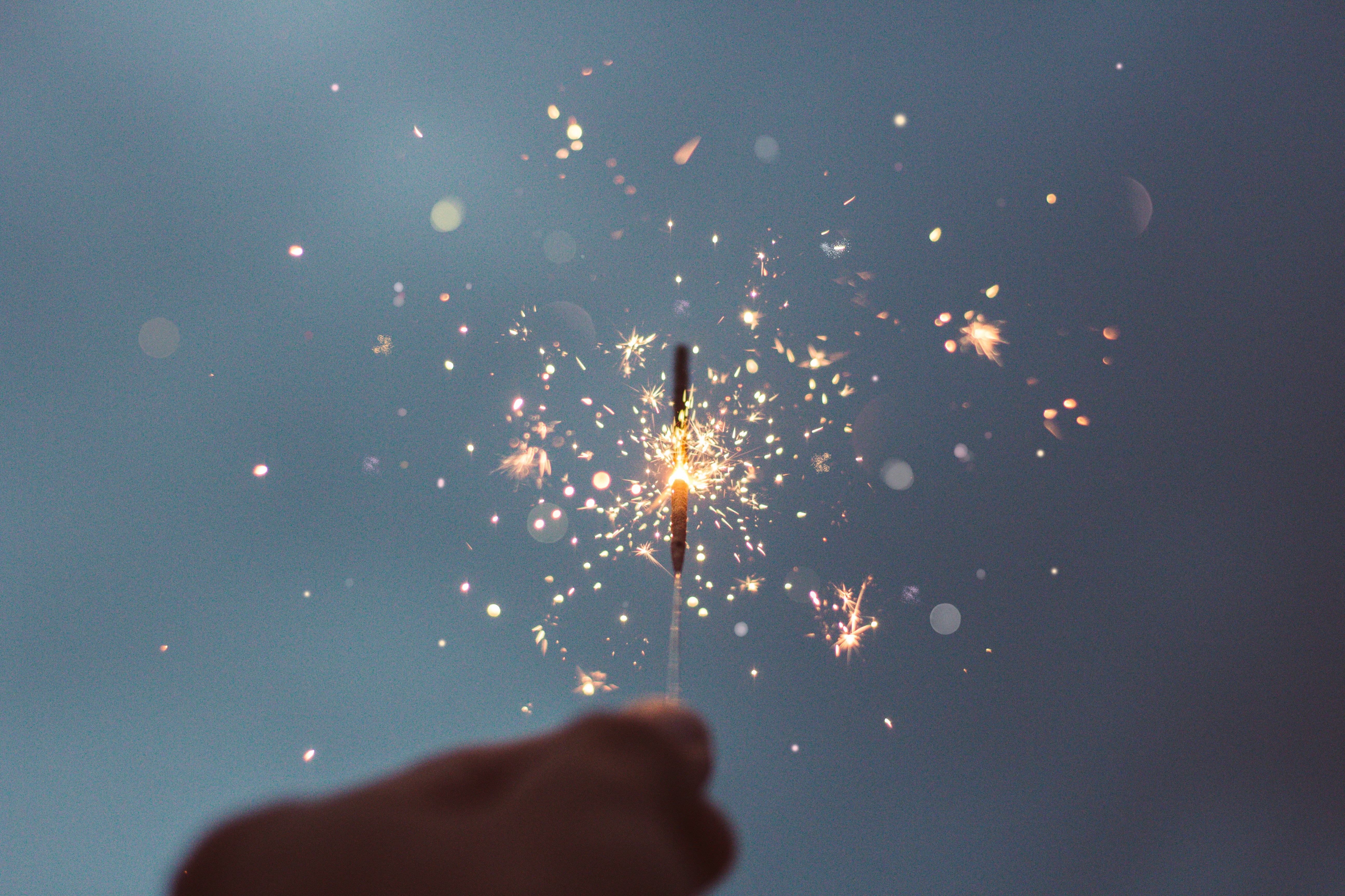 bright, light - Natural Phenomenon, hand, heat - Temperature, real people, exploding, single Object, white, igniting, motion, burning, nature, fire - Natural Phenomenon, HD Wallpaper