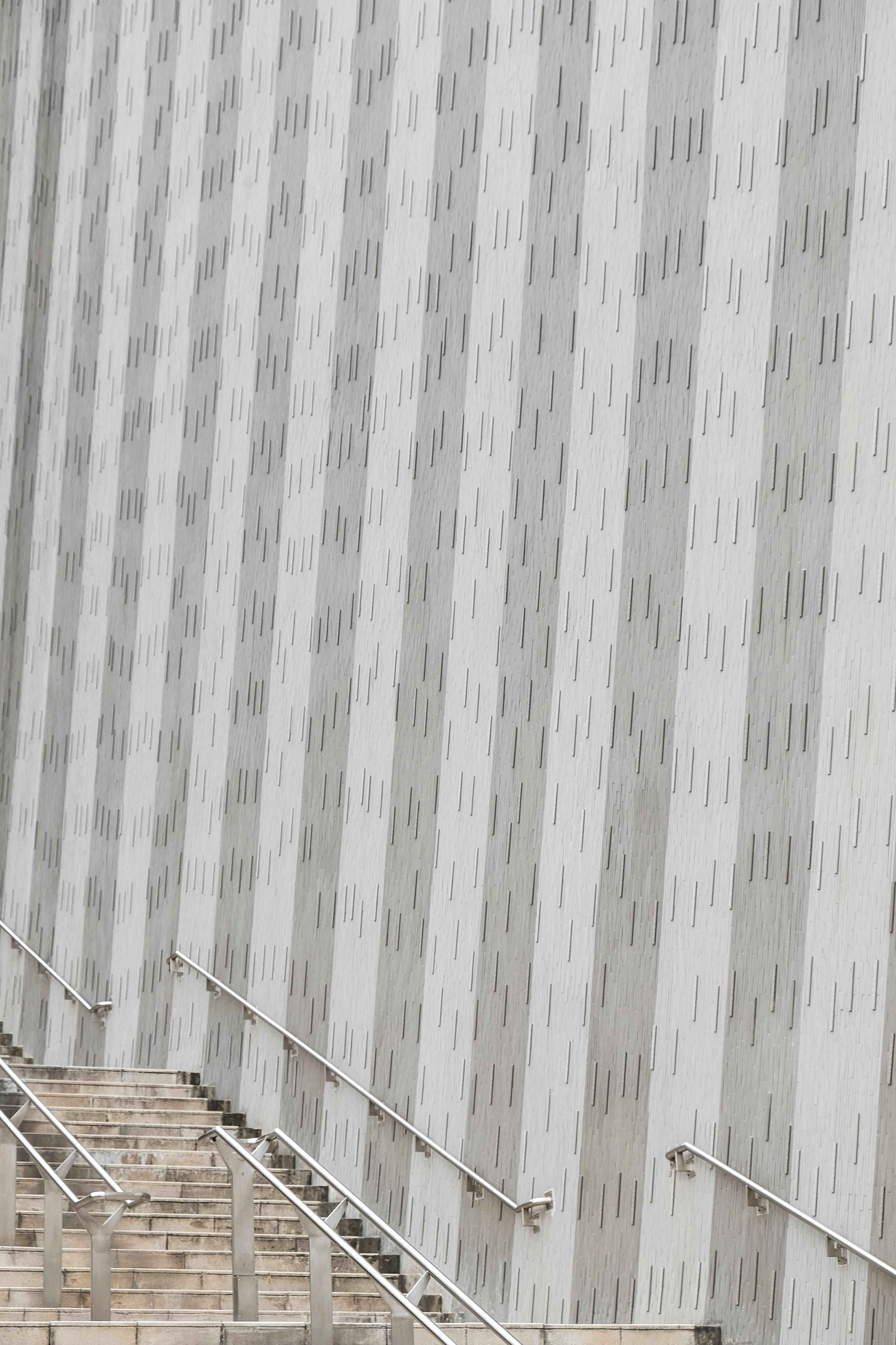security, silver, urban, taiwan, city, handrail, 4K, texture, architecture, nature, taiwan traditional theatre center, stripe, low angle view, staircase, Phone HD Wallpaper