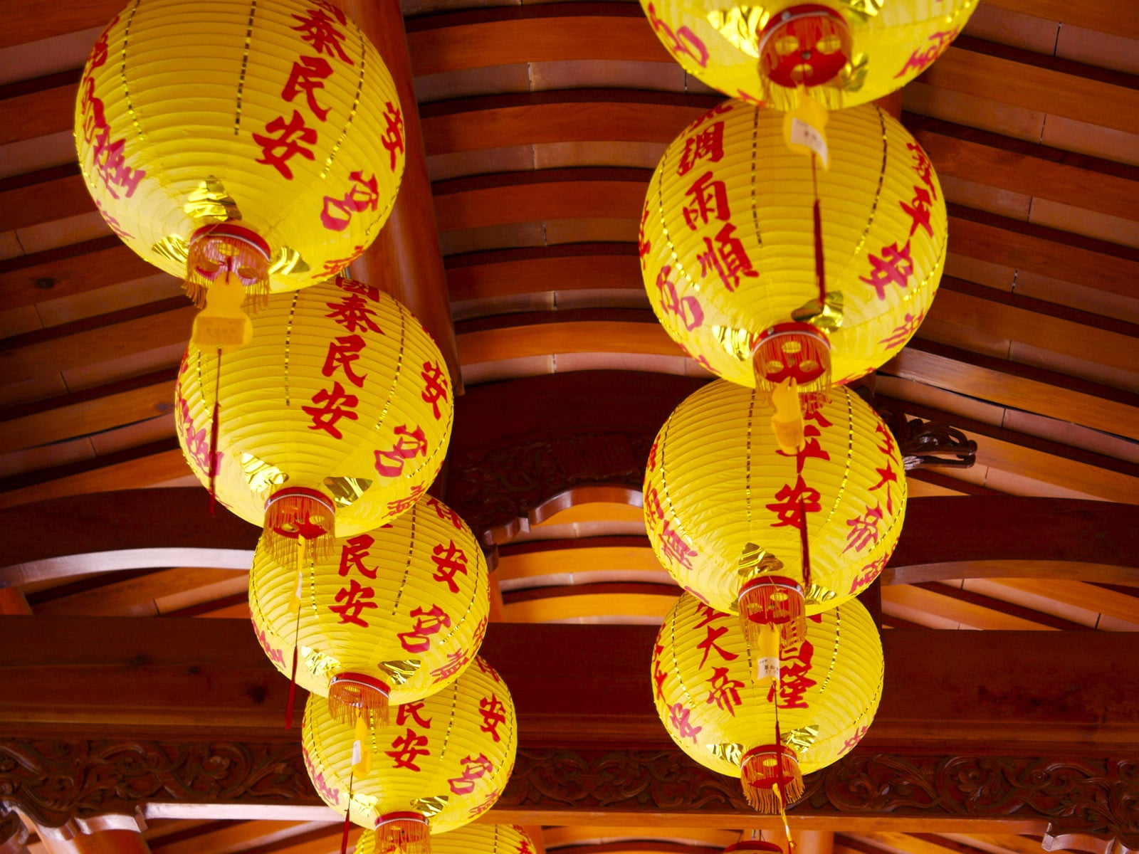 hanging, floral pattern, lighting equipment, red, celebration, no people, lantern, low angle view, characters, chinese lanterns, lamps, ceiling, event, HD Wallpaper