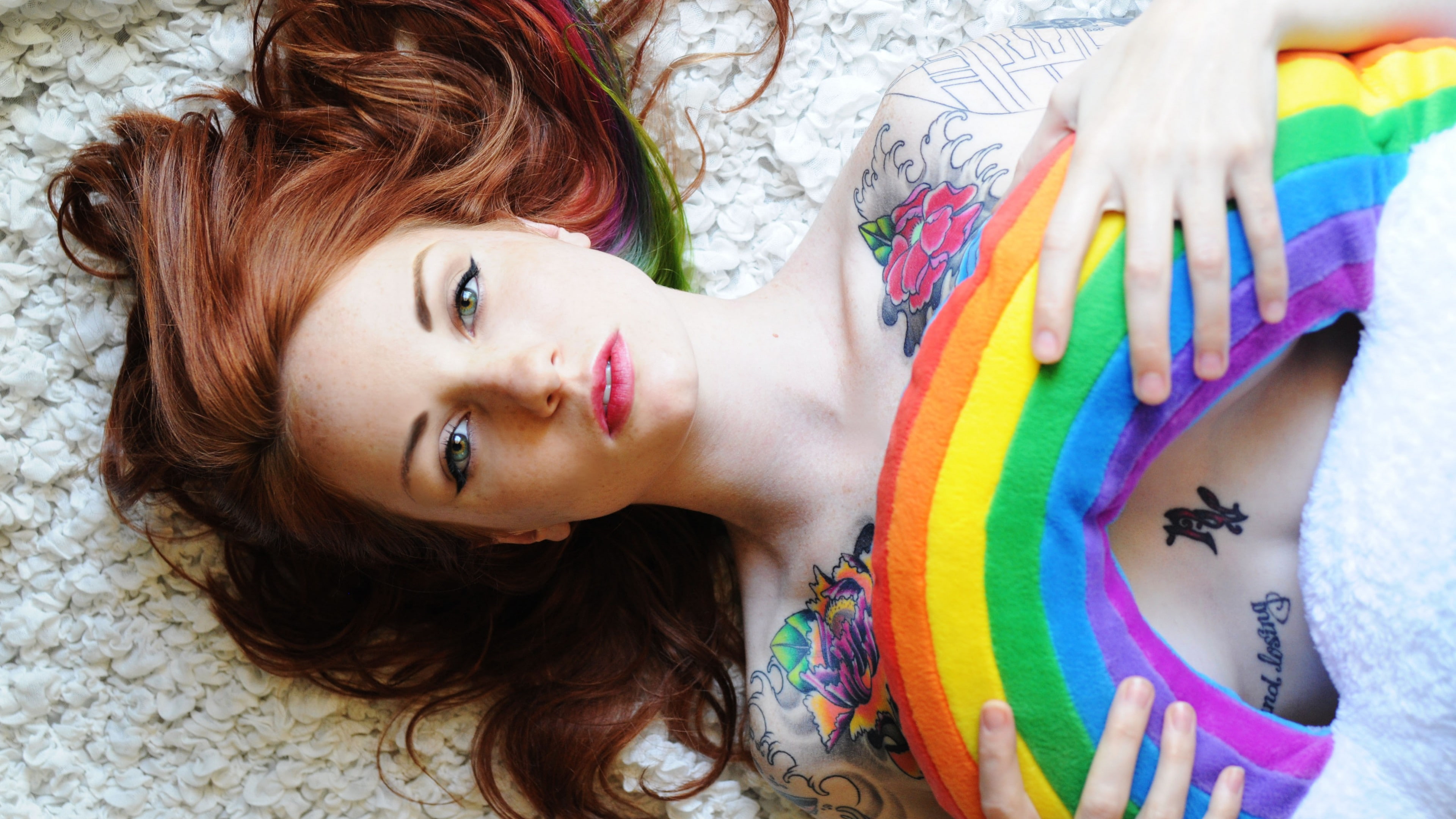 pillow, model, tattoo, a new school, the character, 4K, Kemper Suicide, rainbow, woman, holding, the Chinese, laying, HD Wallpaper