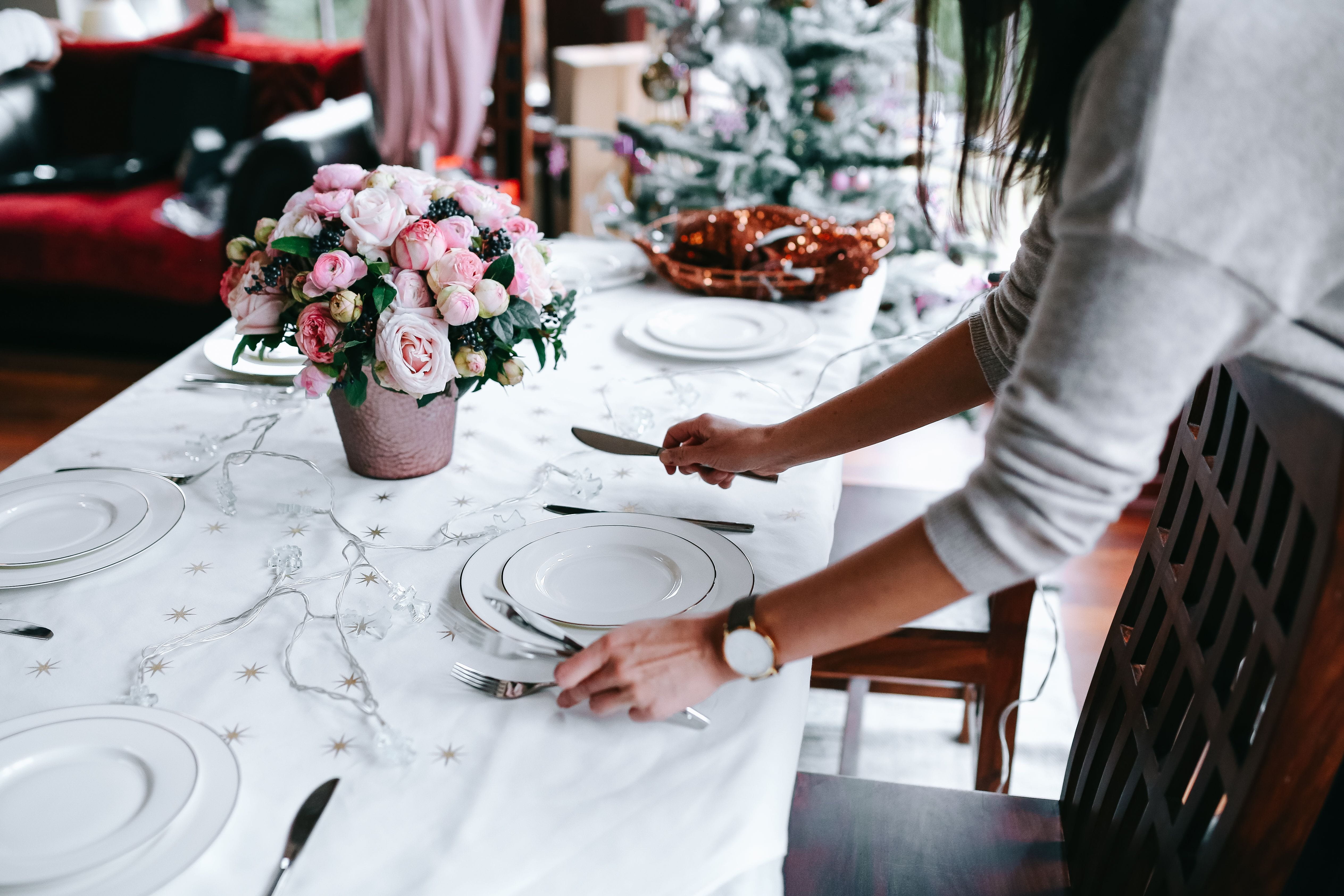flower, adult, bouquet, people, food, Christmas, candle, glass, indoors, flower head, Hands, Table, color Image, dining table, vase, business, freshness, HD Wallpaper