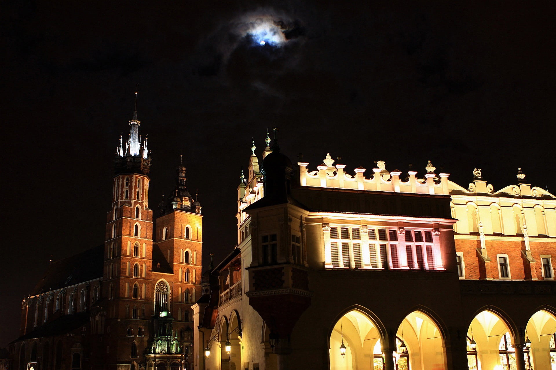 building exterior, town, sky, old, arch, no people, krakow, cracow, poland, the past, nightime, illuminated, dark, nature, night, market, basilica, tower, HD Wallpaper