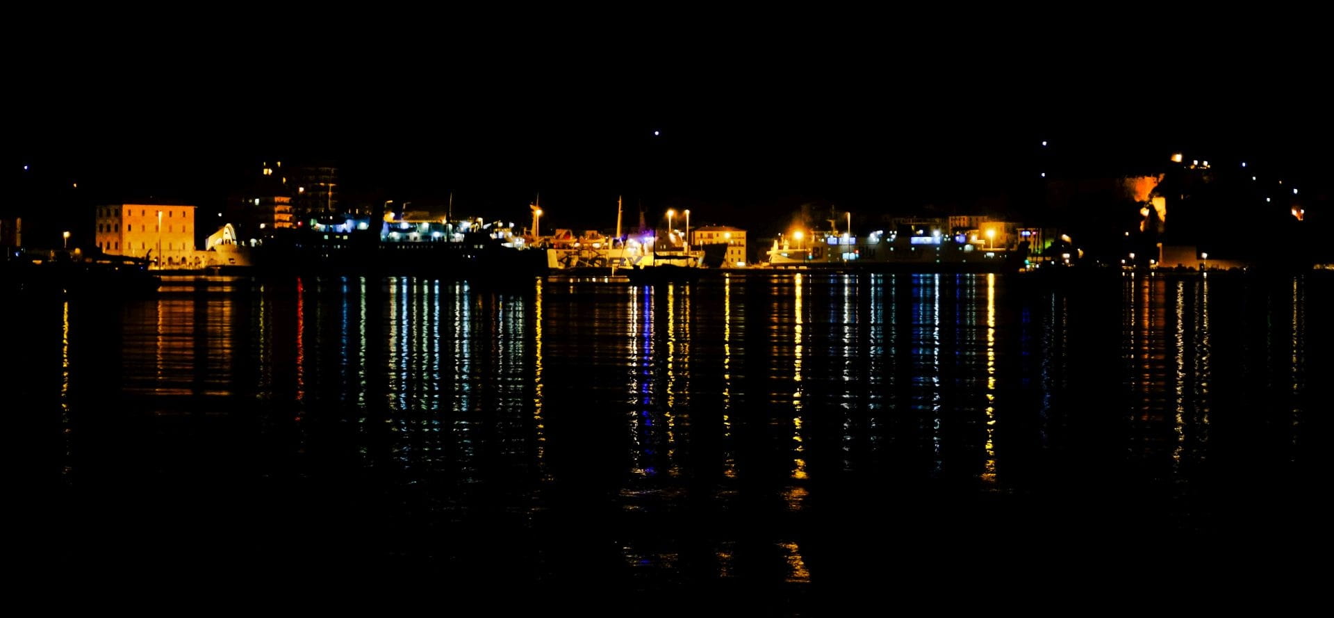 water, dark, outdoors, marina, city, Island View, nautical vessel, buildings, at night, urban Scene, near, nightlife, cityscape, dusk, night, harbor, waterfront, HD Wallpaper