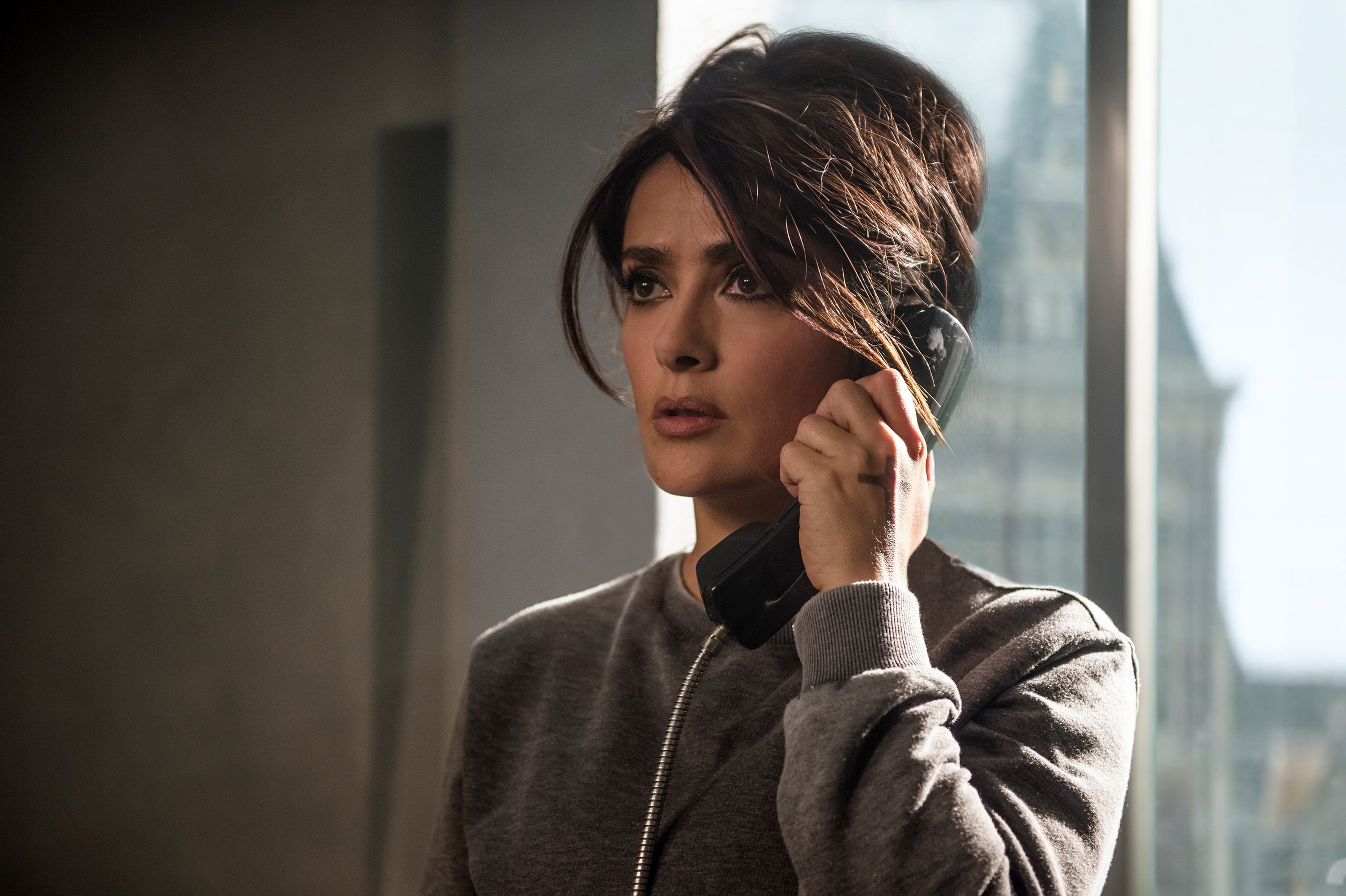 2K, hairstyle, Bodyguard killer, frame, window, phone, Salma Hayek, The Hitmans Bodyguard, HD Wallpaper