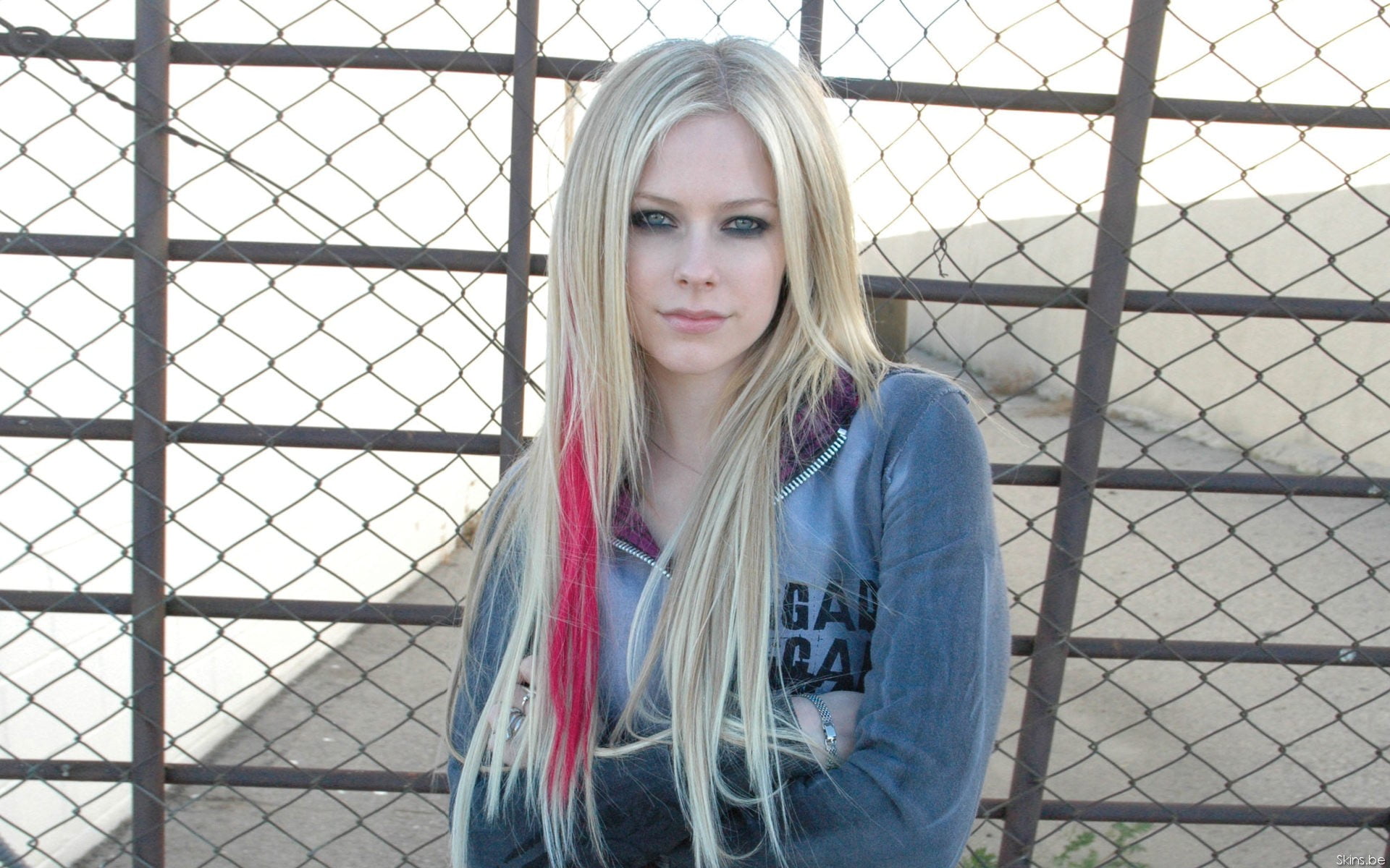 women, standing, blonde, long hair, lifestyles, 1080P, bracelets, Avril Lavigne, leisure activity, hairstyle, window, fence, portrait, front view, teenager, HD Wallpaper