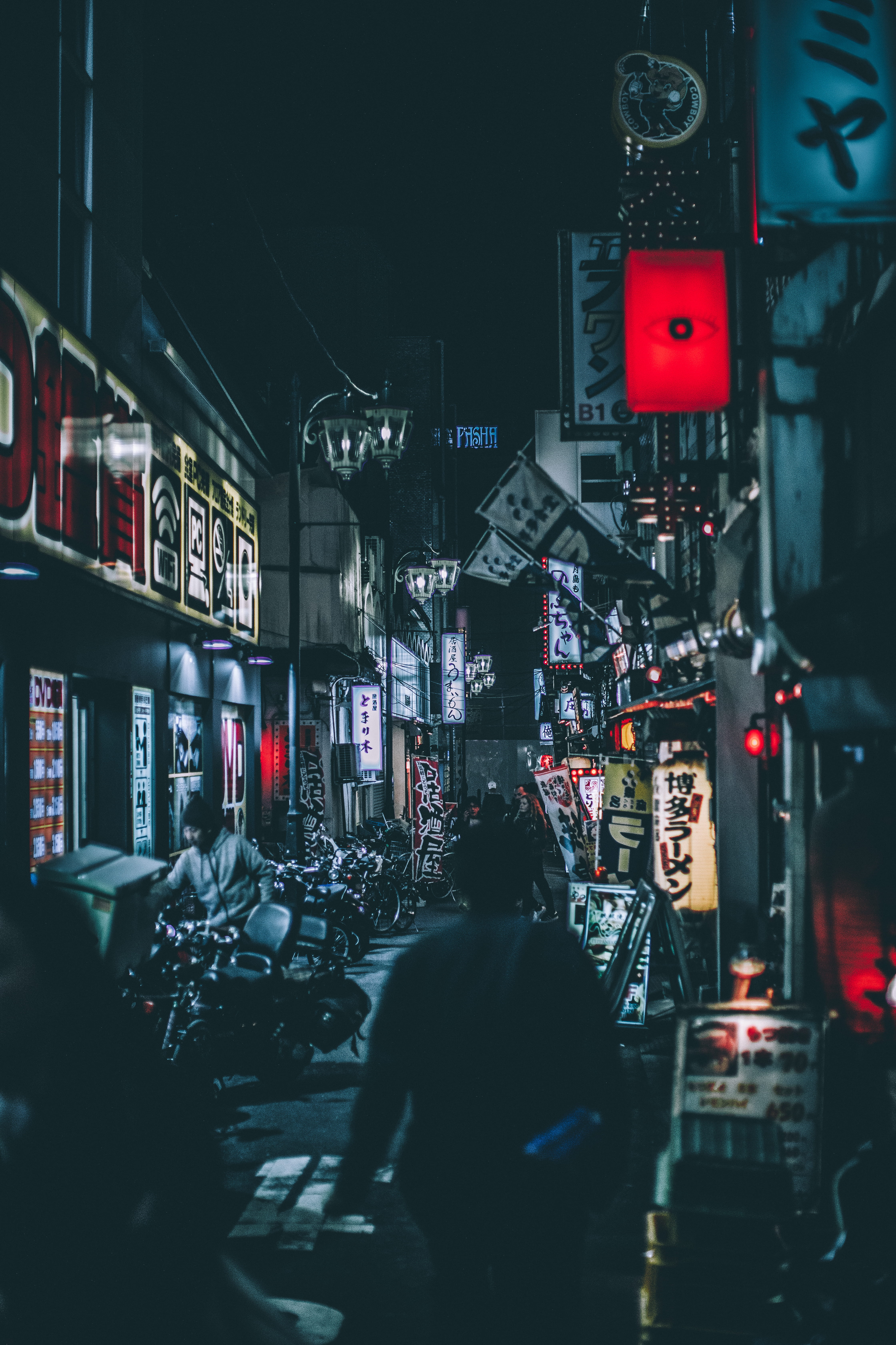 city, light, leisure activity, outdoors, city Life, group of people, built structure, adult, sign, women, Lost, nightlife, people, standing, walking, lifestyles, Phone HD Wallpaper