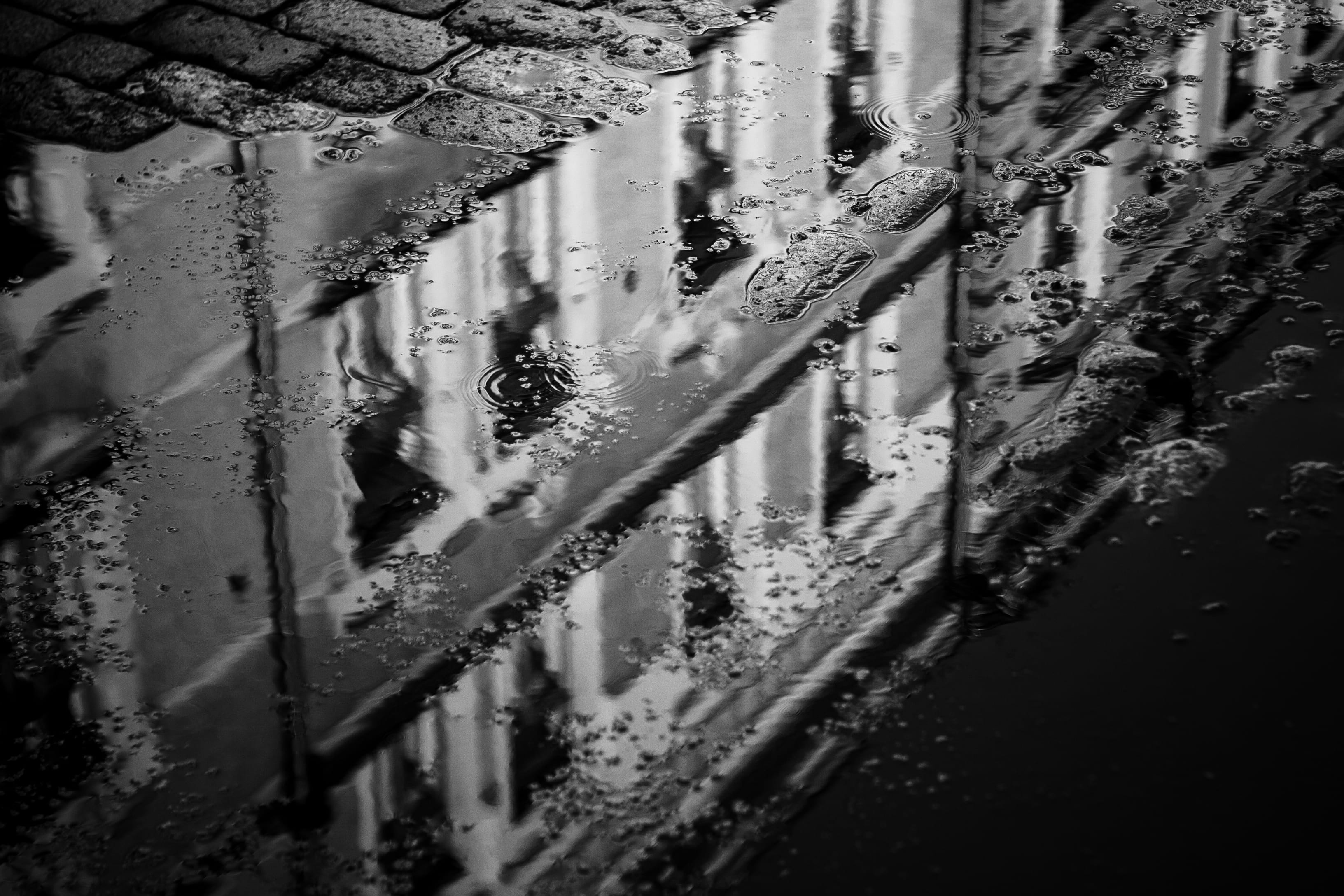 street, evening, urban Scene, pattern, gray, cold - Temperature, weather, storm, puddle, river, night, wet, dirty, backgrounds, black And White, fall, monochrome, HD Wallpaper