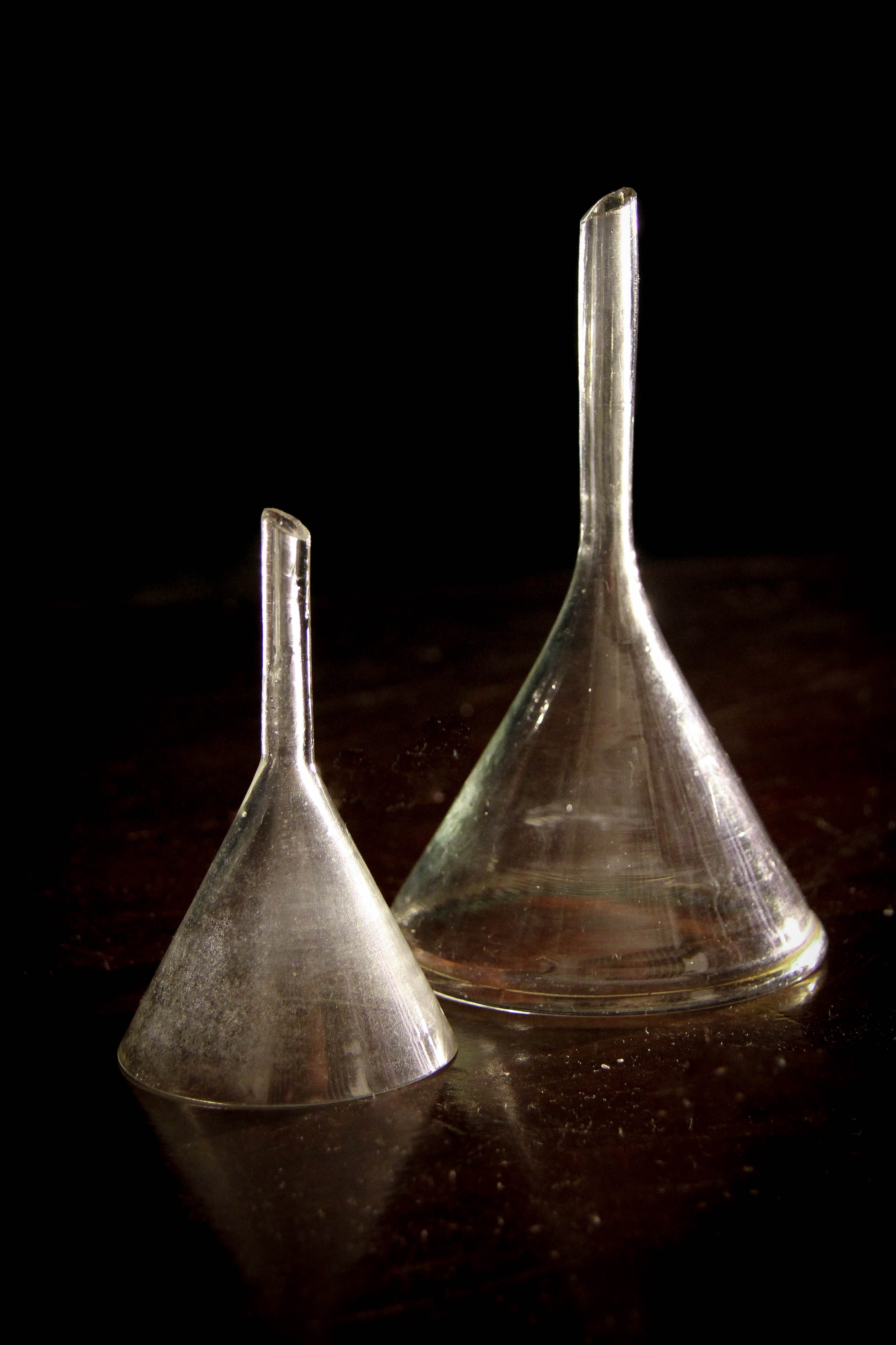 portion, remedy, drug, Alchemy, food and drink, glass - material, studio shot, transparent, two objects, reflection, group of objects, botany, focus on foreground, Phone HD Wallpaper