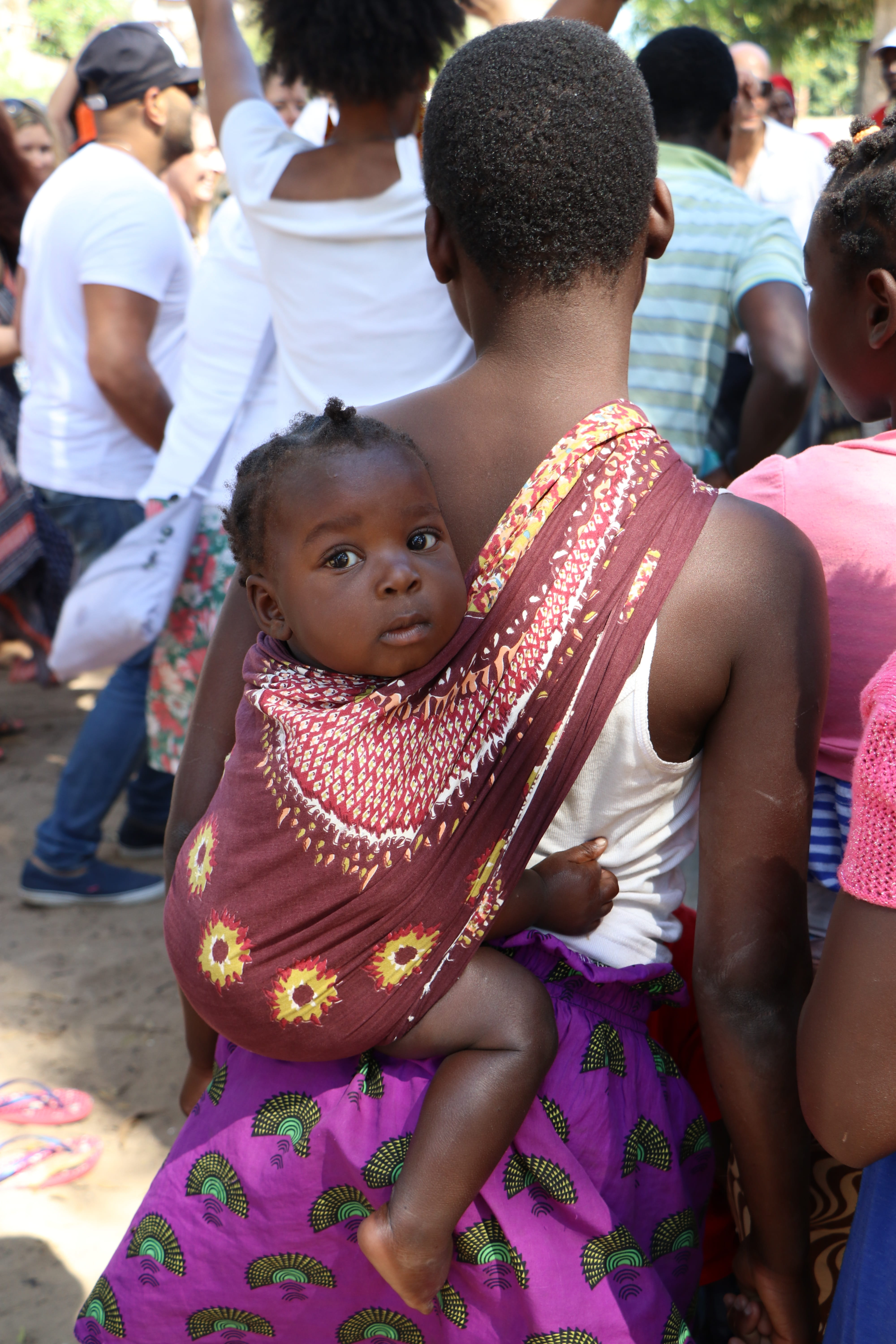 Sling, togetherness, africa, Caring, mother, females, girls, sling, family, casual clothing, focus on foreground, day, positive emotion, Baby, real people, Phone HD Wallpaper