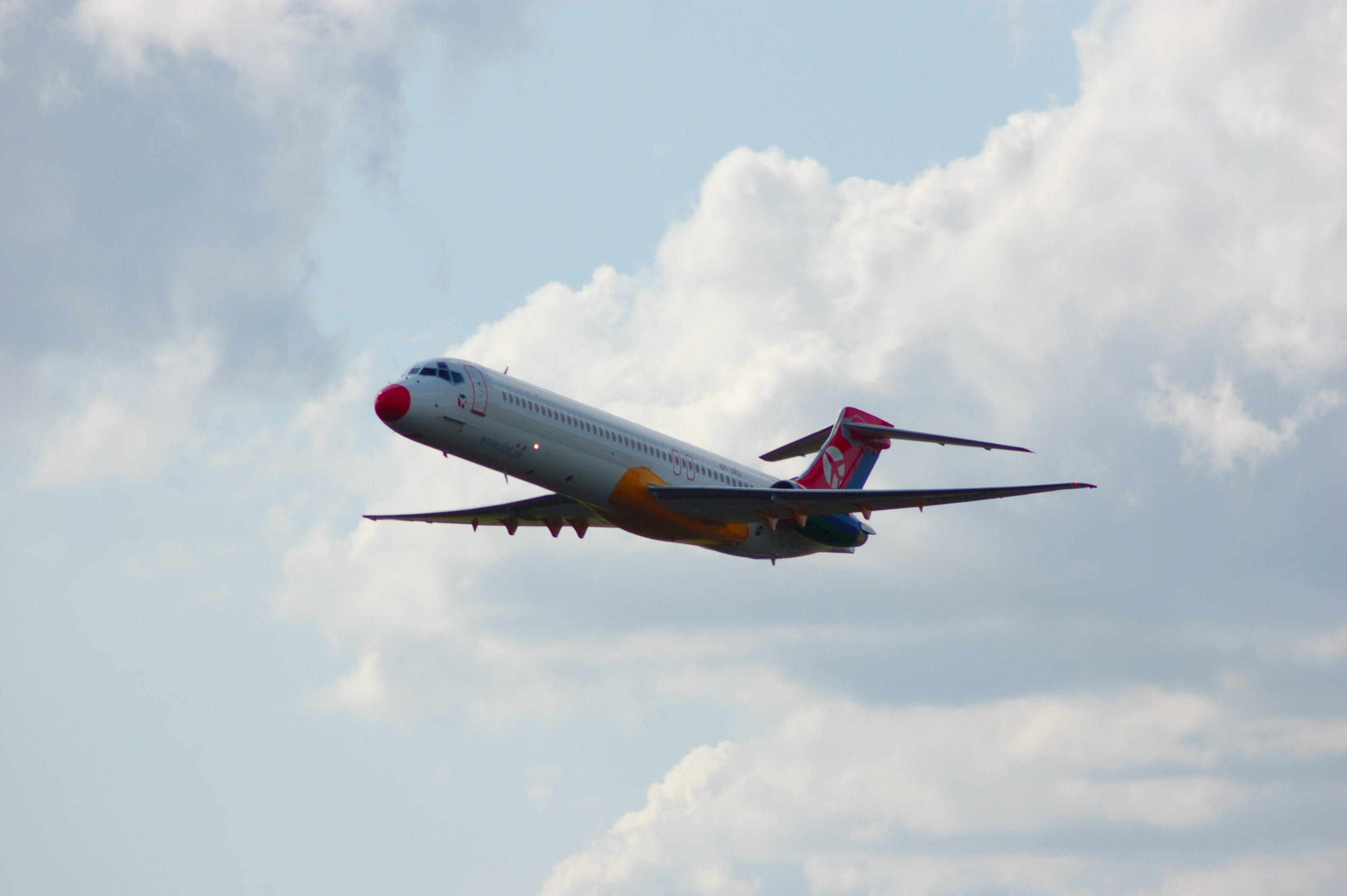 the md-80, mid-air, charter, no people, side view, journey, air vehicle, 2K, aviation, flight, md, dc9, outdoors, airport, air shows, aircraft, flying, HD Wallpaper