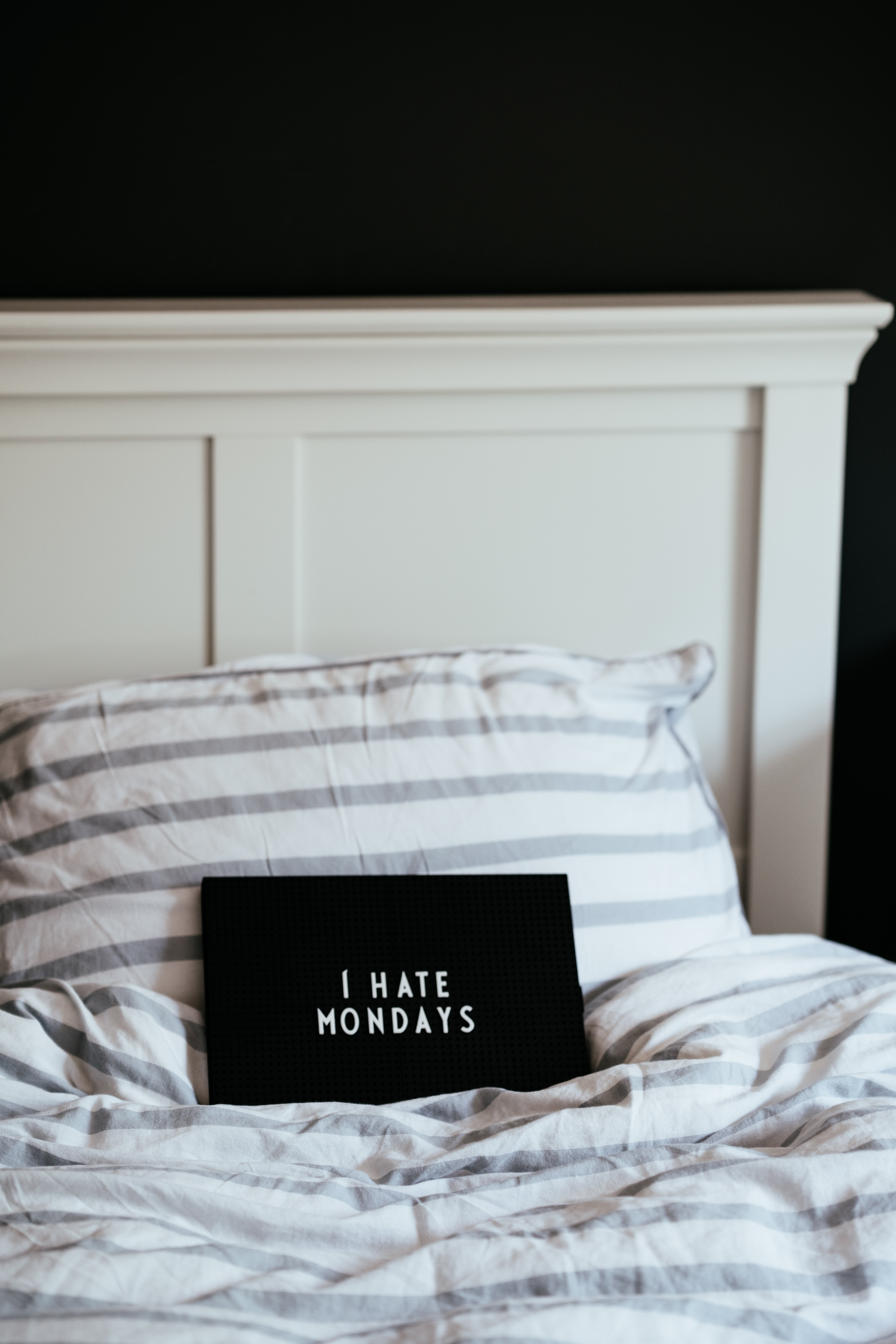 inscription, text, studio shot, bedroom, bed, furniture, 5K, hotel, nameplate, indoors, monday, hotel room, close-up, linen, domestic room, black background, Phone HD Wallpaper
