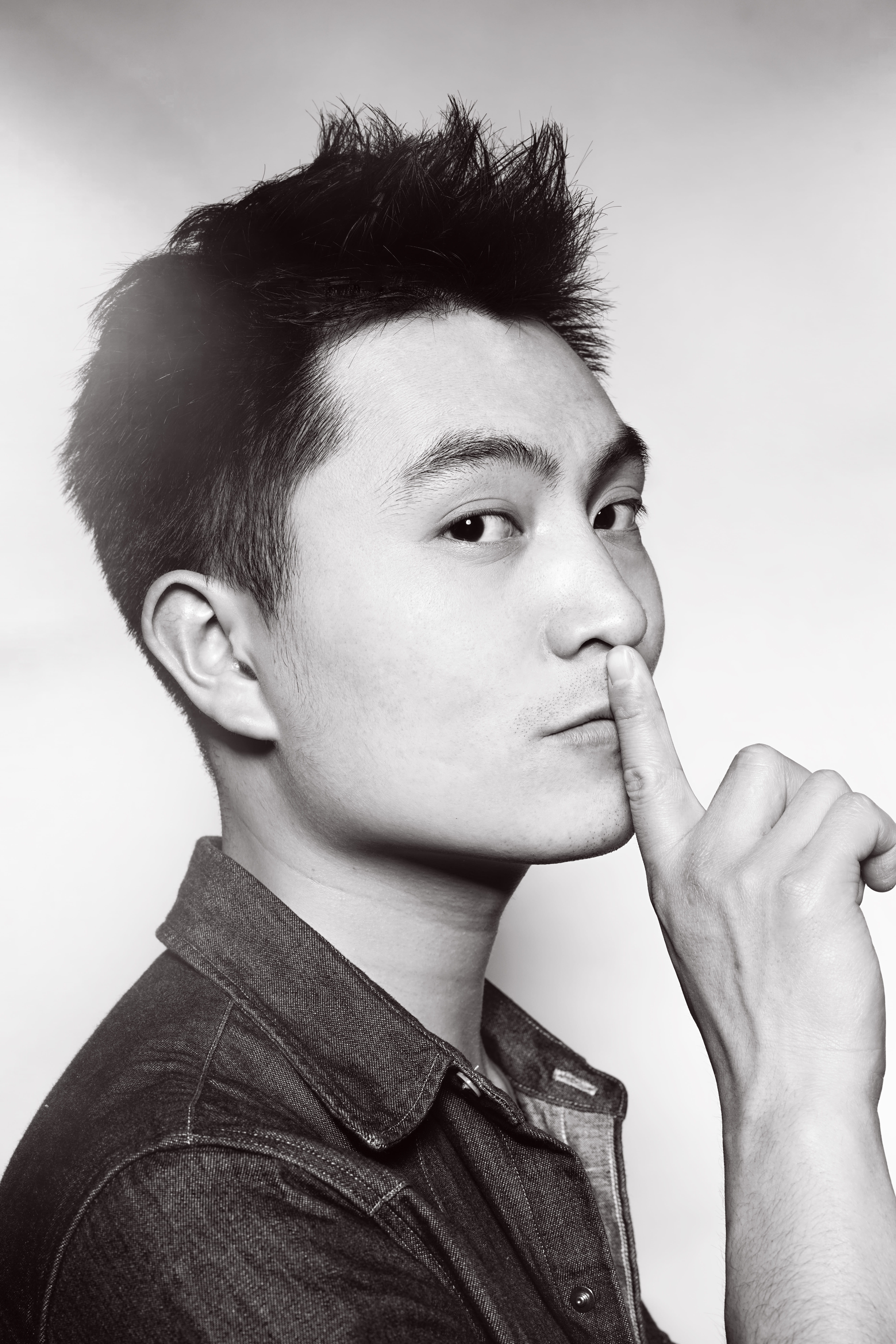 asian, teenage boys, blackandwhite, looking, men, front view, model, one person, shh, contemplation, human face, males, close-up, finger, teenager, child, Phone HD Wallpaper