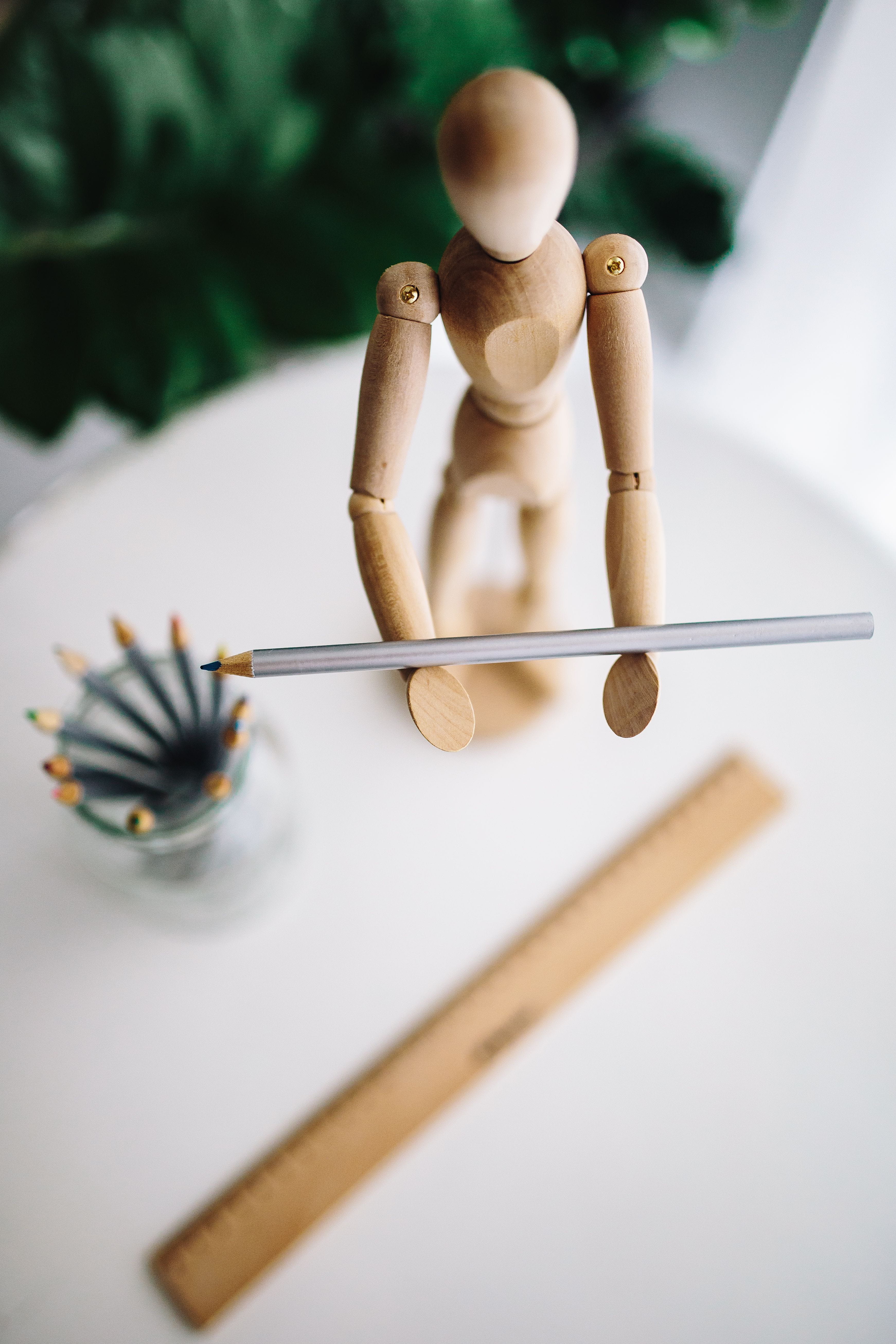 focus on foreground, figurine, selective focus, food, thread, art and craft, wood - Material, posing, cooking, creativity, mannequin, Wooden, no people, Phone HD Wallpaper