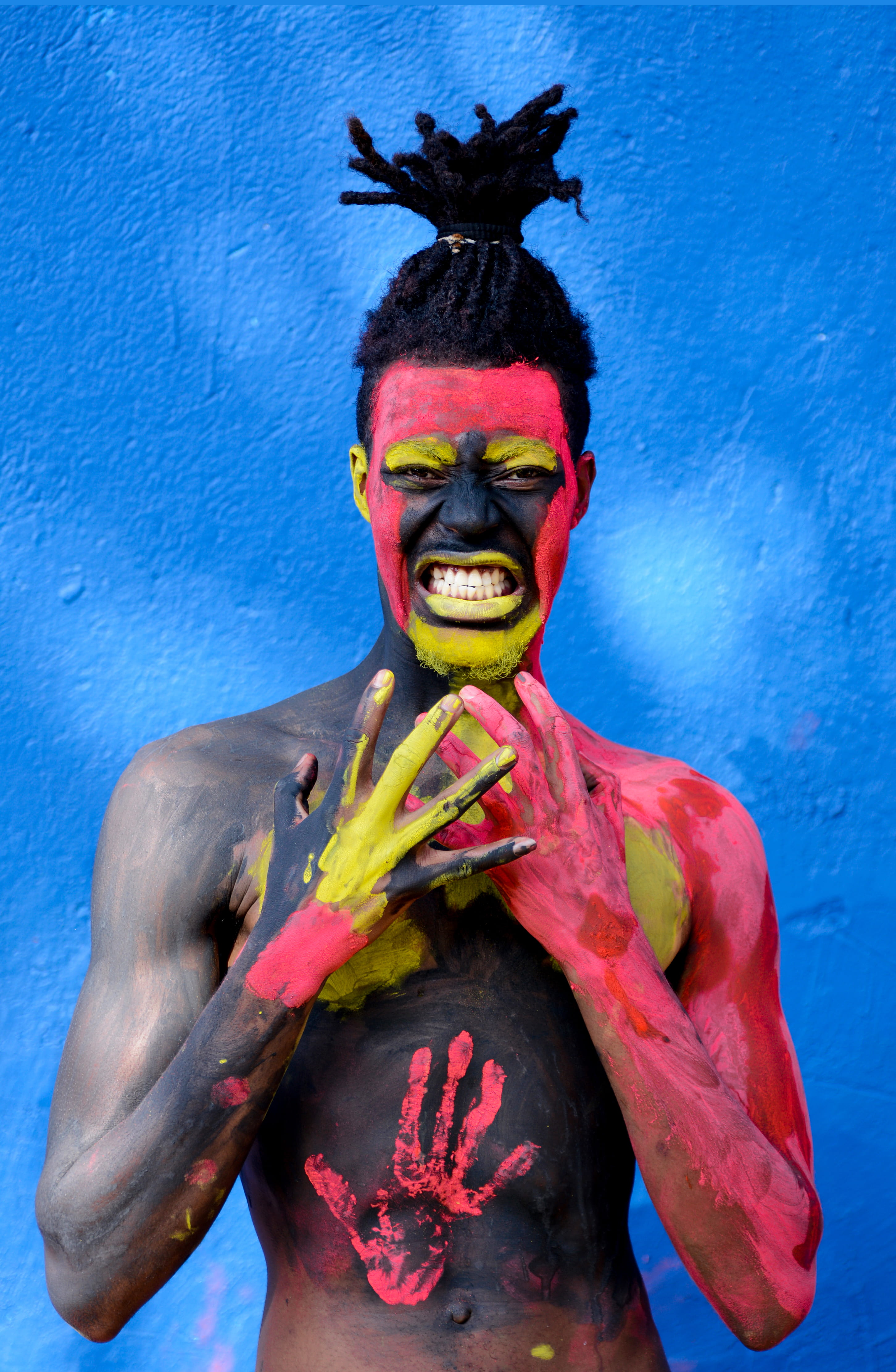 4K, portrait, art, shirtless, one person, sculpture, painting, human representation, celebration, yellow, red, paint, human body part, traditional, indoors, Phone HD Wallpaper