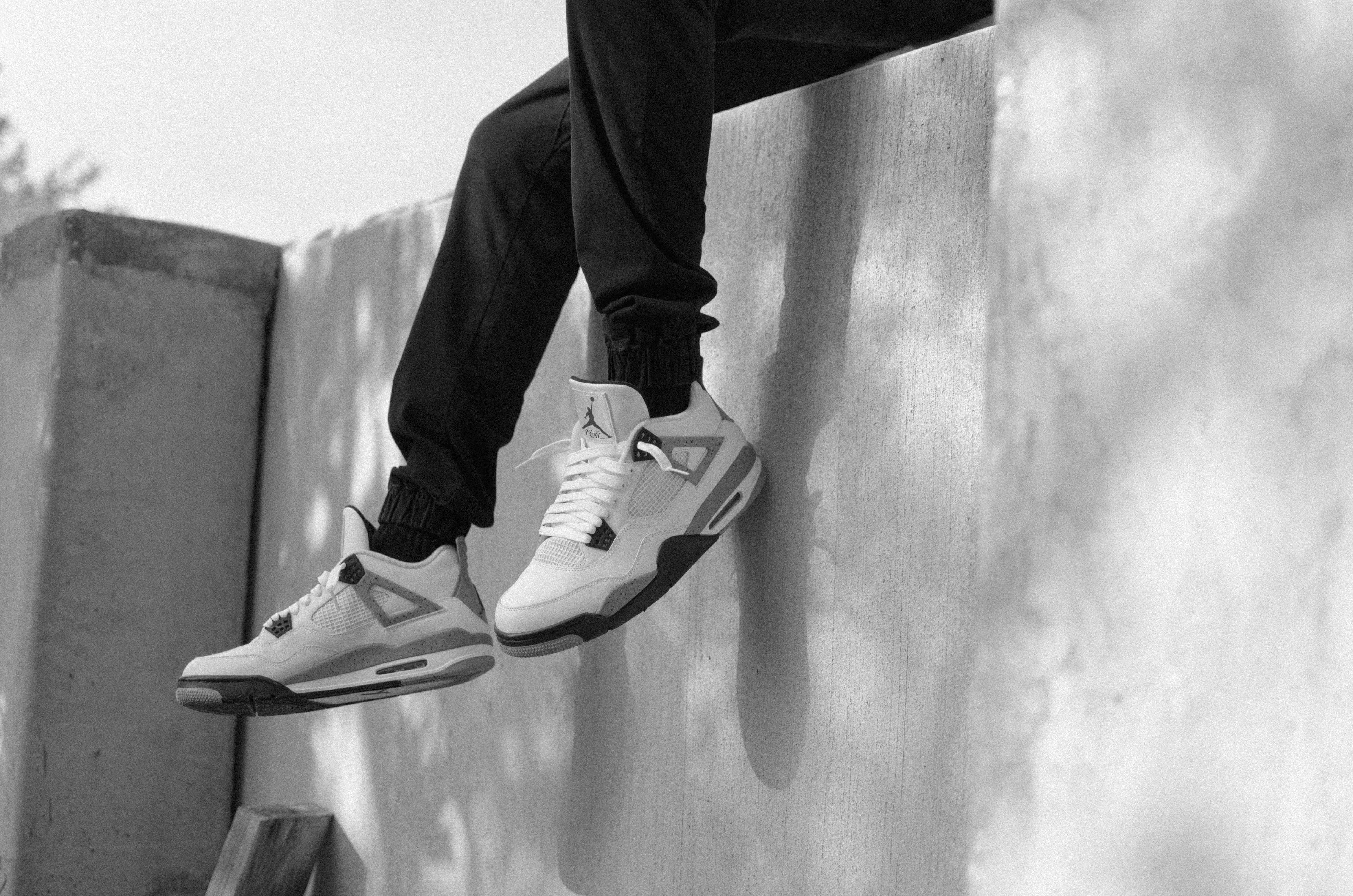 men, joggers, shoes, limb, leisure activity, body part, holding, outdoors, human limb, nike, adult, day, low section, nature, 4K, human hand, lifestyles, HD Wallpaper