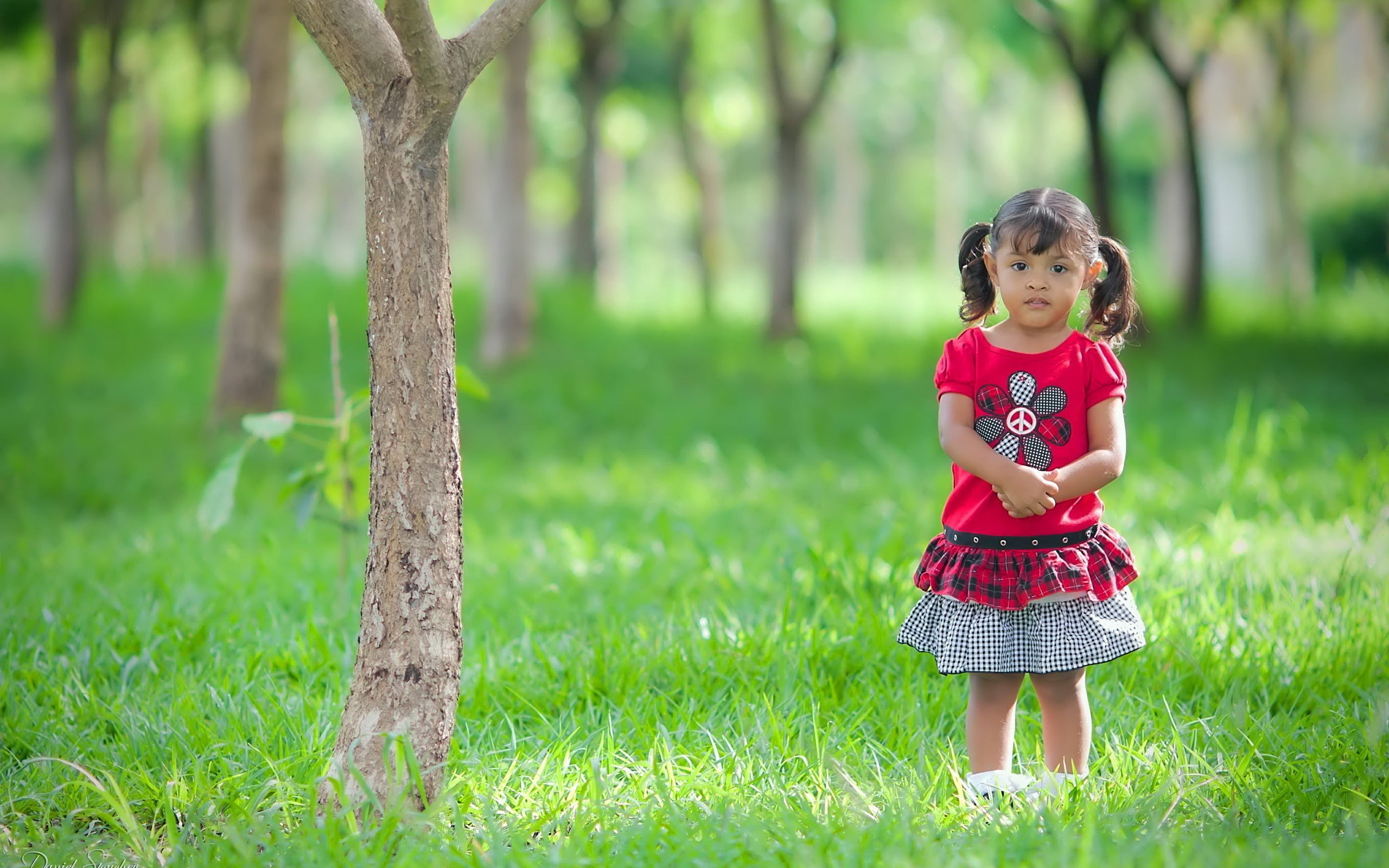 one Person, toddler, mood, 2K, summer, small, playing, park - Man Made Space, full length, black, s, day, childhood, females, smiling, front view, lifestyles, HD Wallpaper