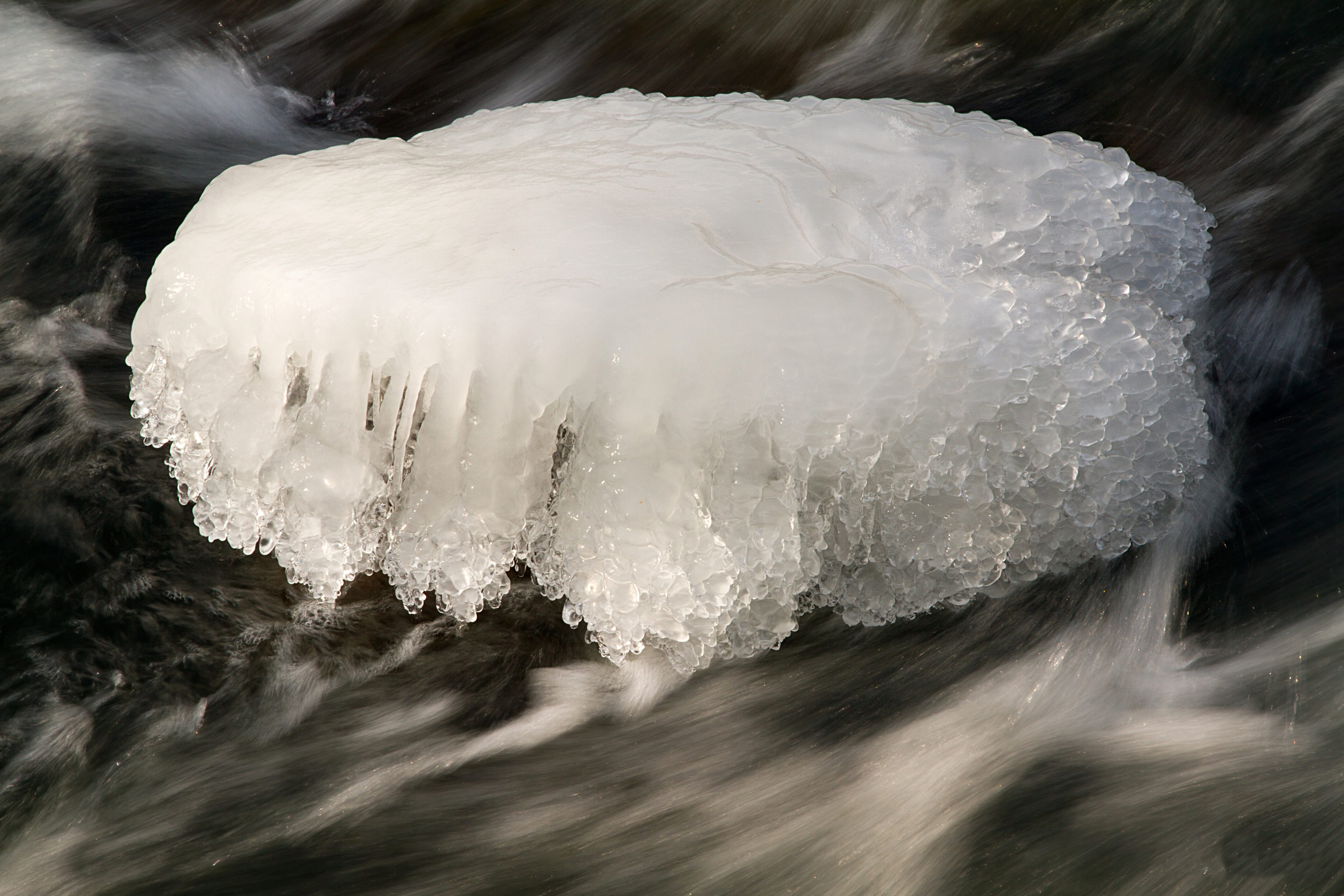 frozen, ice, day, motion, ice on the saale, close-up, winter, snow, scenics - nature, flowing water, nature, environment, outdoors, white color, frozen river, HD Wallpaper
