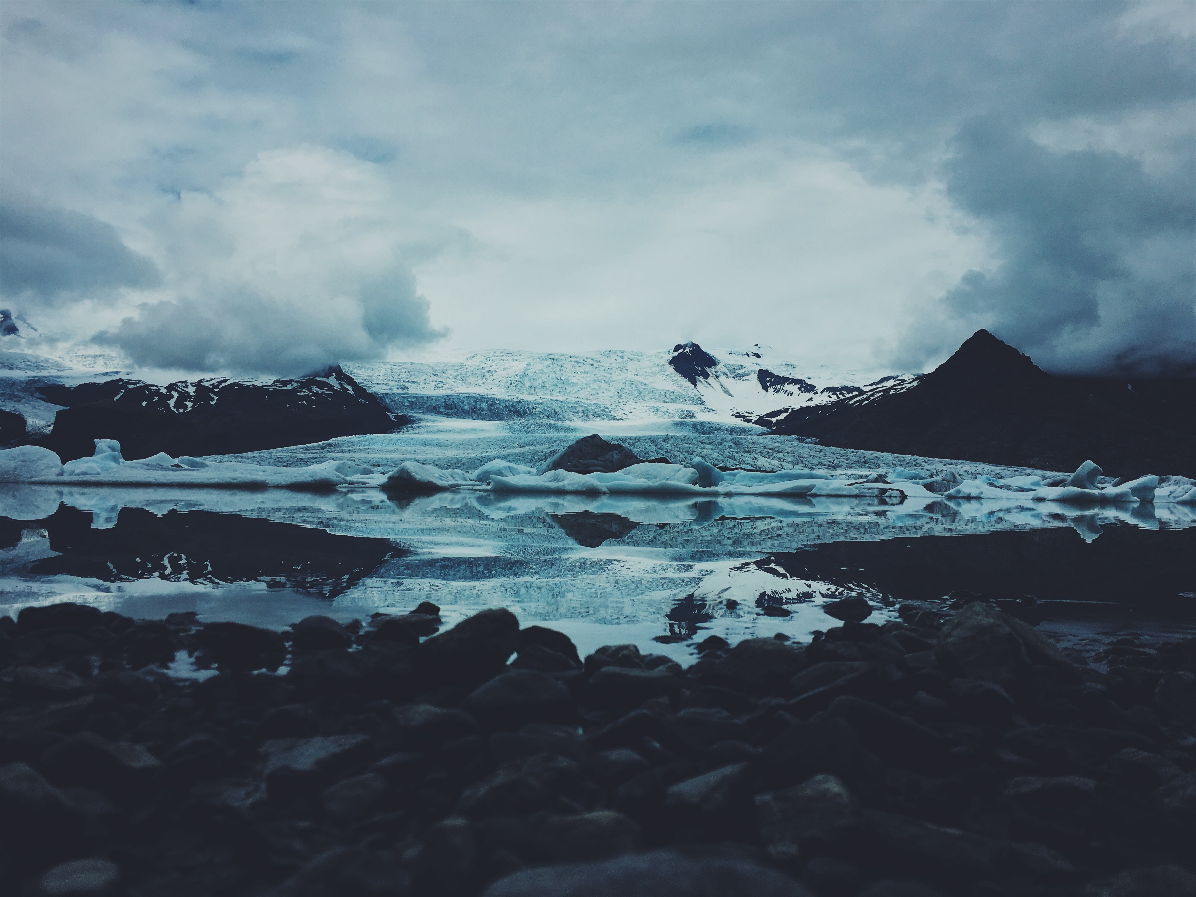 snow, tranquil scene, beach, fog, moody Sky, glacier, non-urban scene, outdoors, travel, wave, power in nature, nature, atlantic Ocean, no People, sea, HD Wallpaper