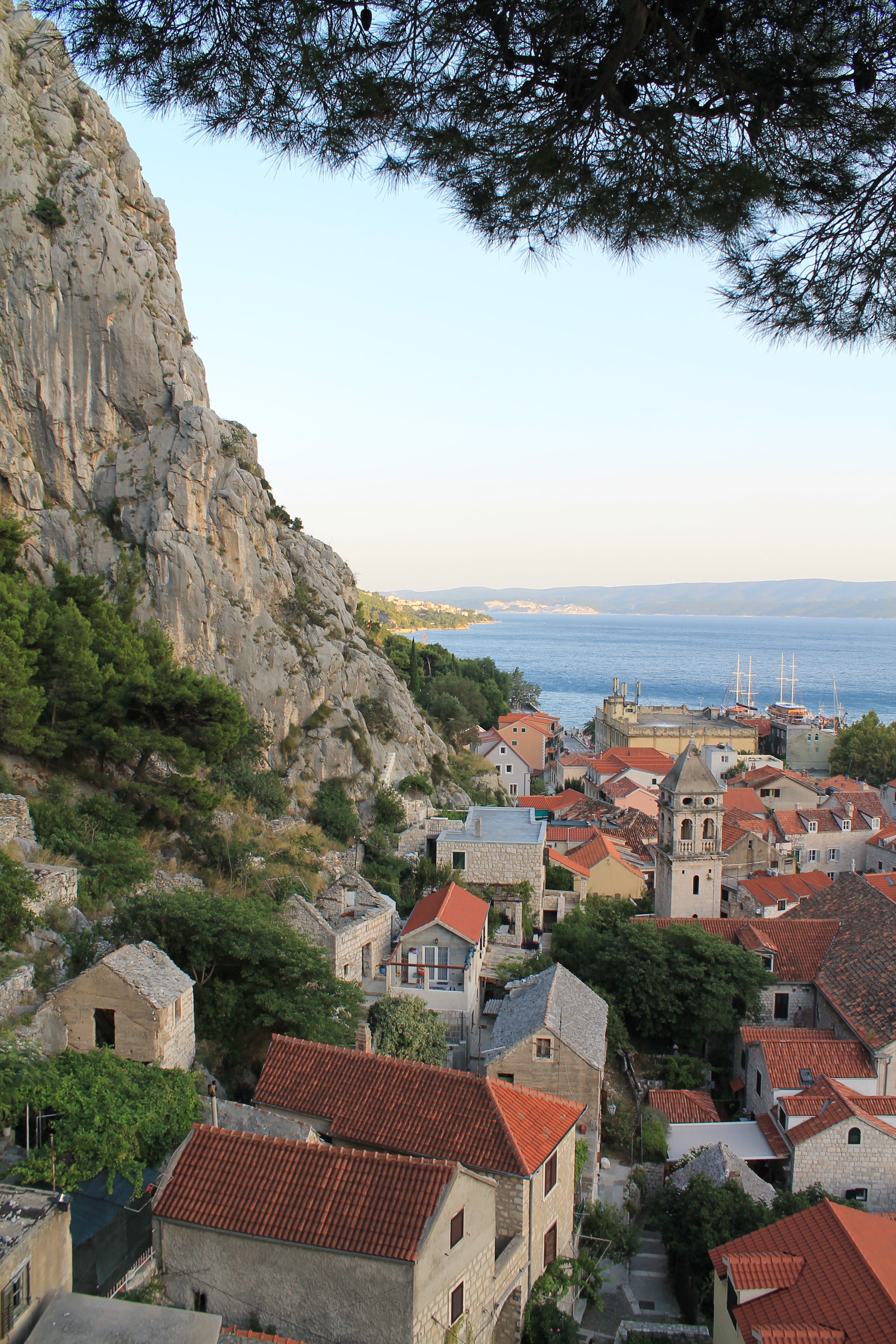 croatia, built structure, city, building exterior, sea, roof, omis, sky, day, plant, dalmatia, house, water, no people, outdoors, townscape, residential district, Phone HD Wallpaper