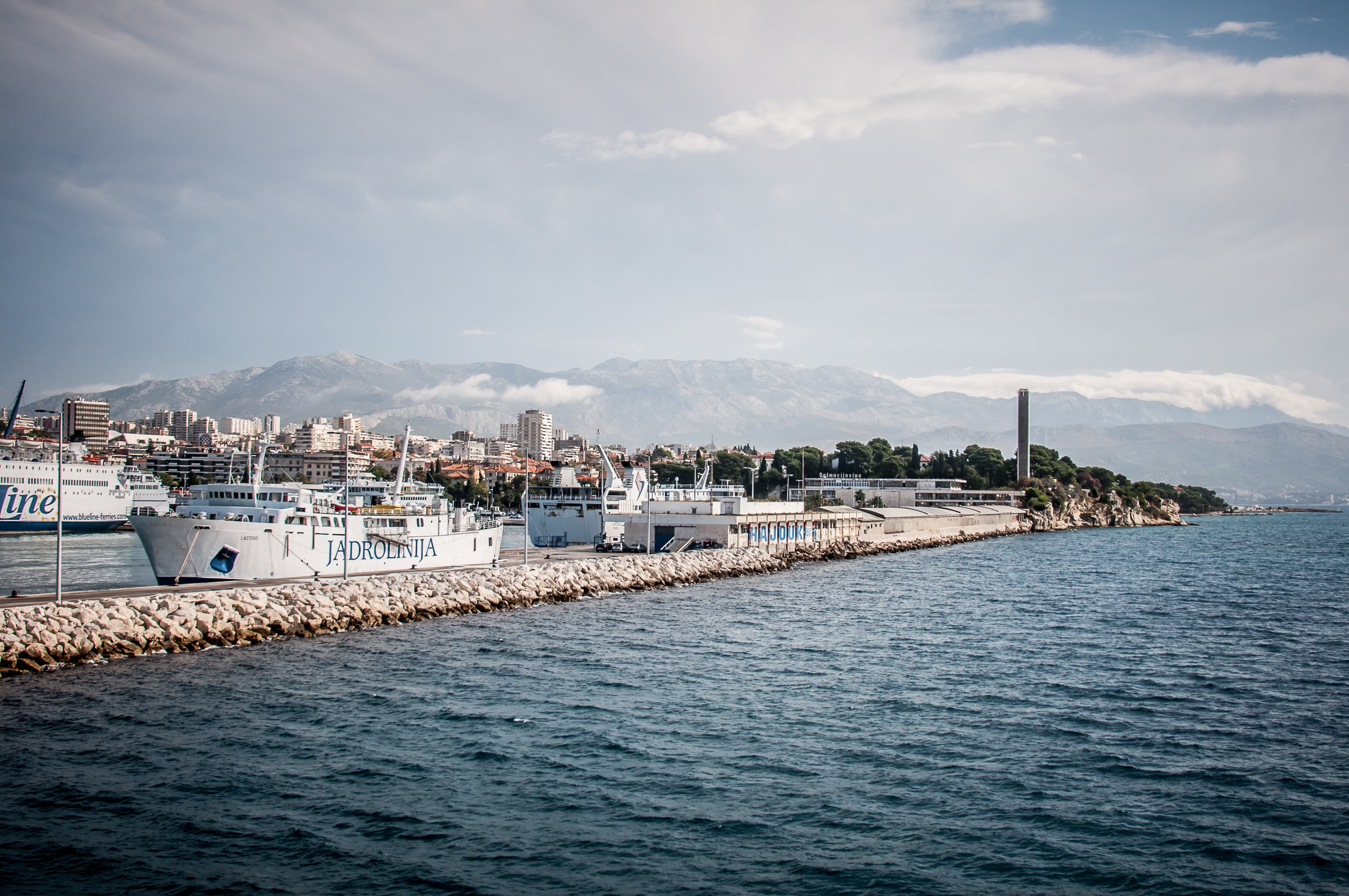 transportation, dalmatia, city, built structure, ships, mountain, nature, split, scenics - nature, 4K, yacht, water, mode of transportation, sky, outdoors, HD Wallpaper