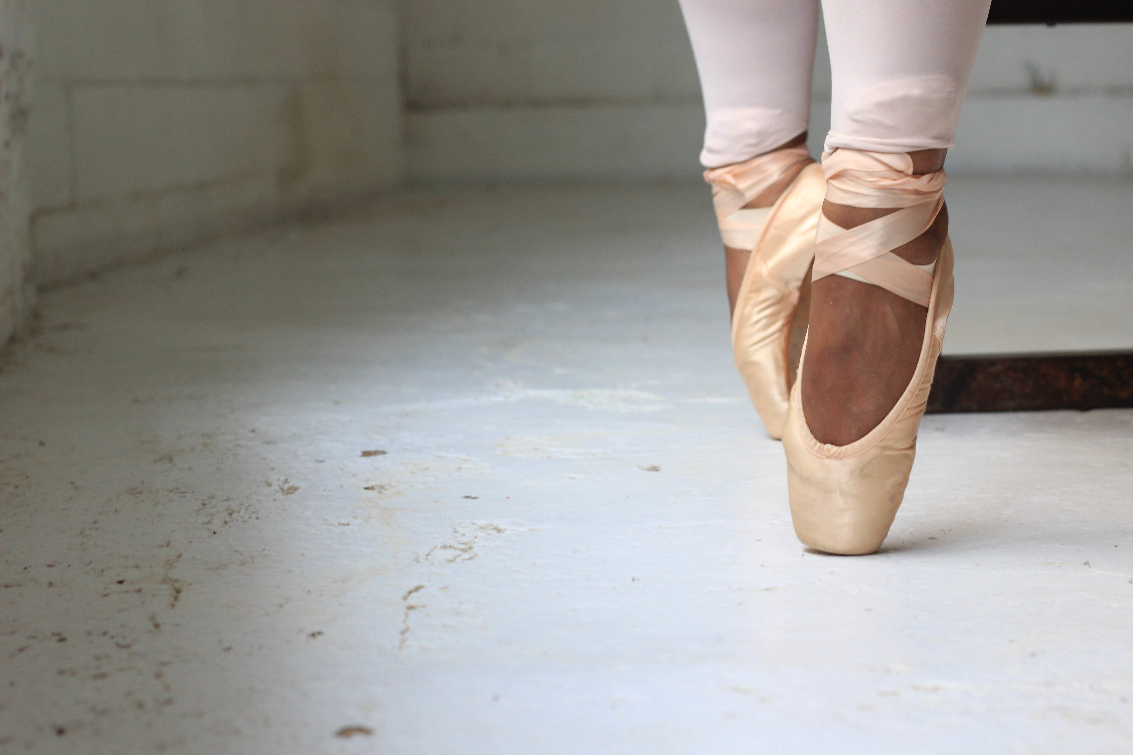 brown, wearing, shoe, human foot, indoors, skill, performing, slippers, dancing, limb, shoes, tiptoe, balance, person, feet, pointe, leg, standing, human body part, HD Wallpaper