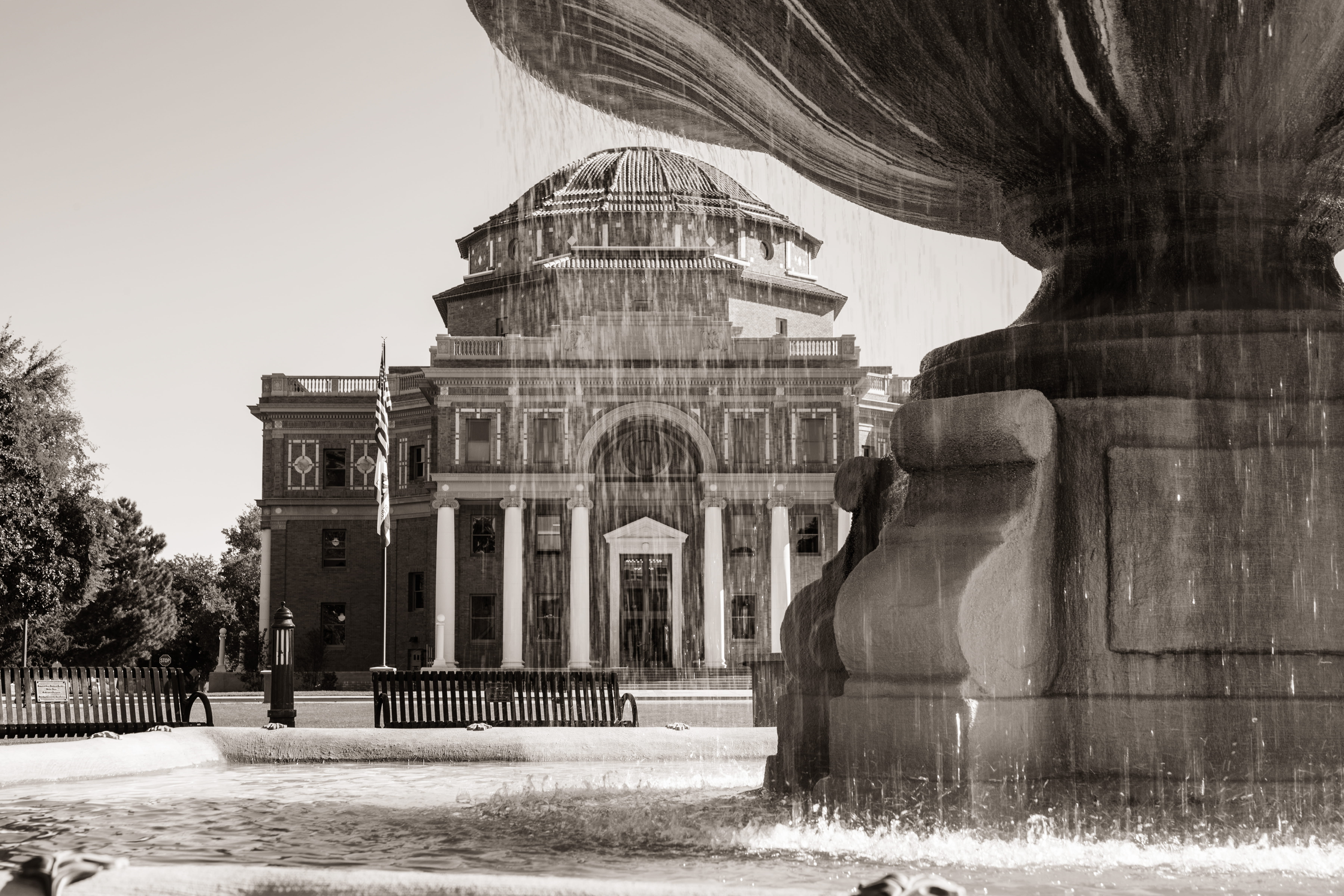 planetarium, usa, atascadero, town, plant, clear sky, city, photo, pedestrian, fountain, water, greyscale, travel destinations, art and craft, sky, architecture, HD Wallpaper