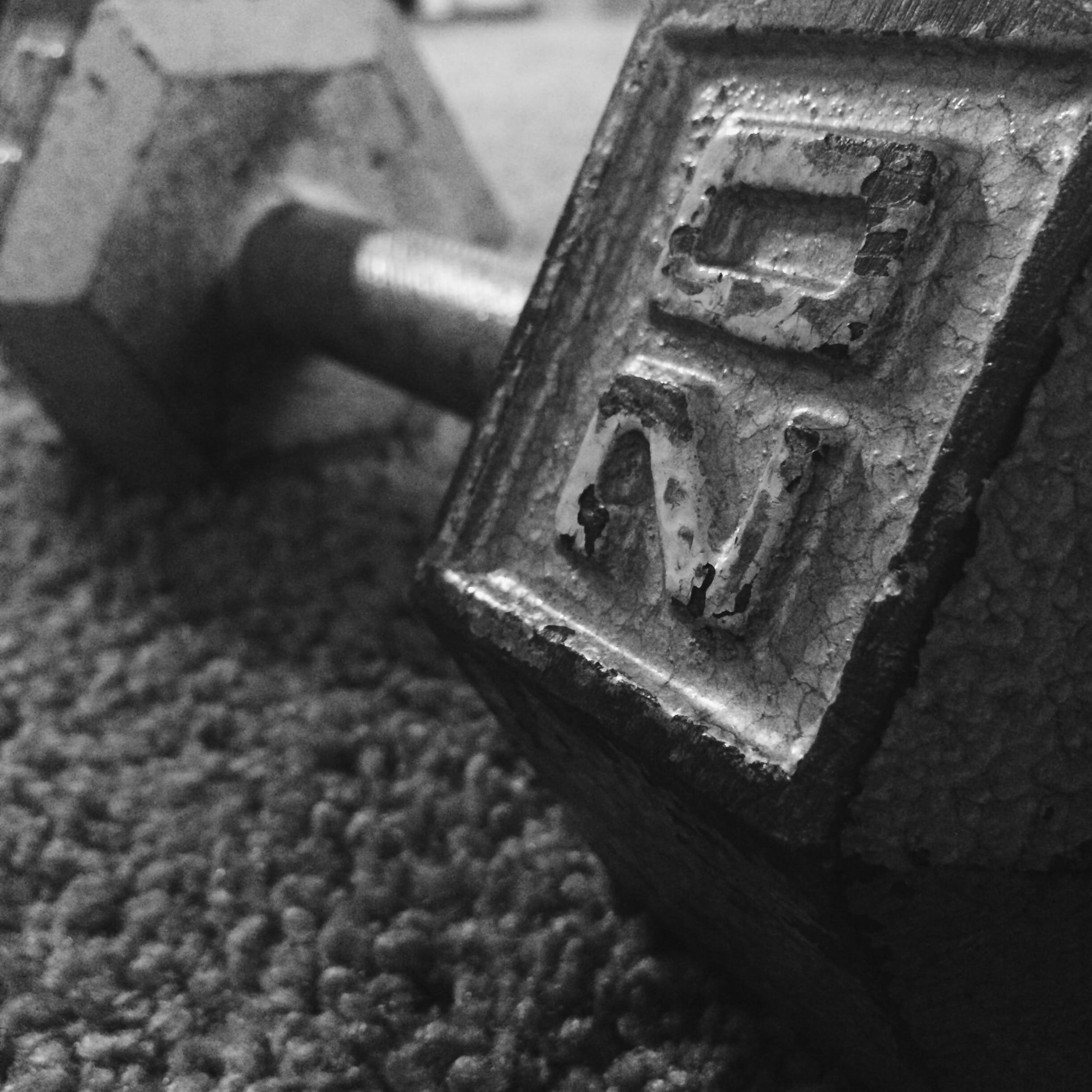 no people, fresno, metal, focus on foreground, communication, dumbbell, technology, sport, excercise, detail, high angle view, architecture, gym, indoors, Phone HD Wallpaper