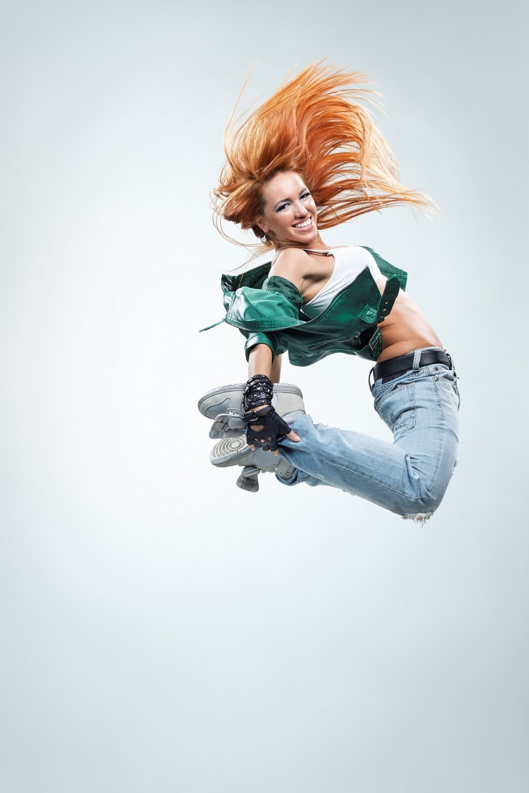 cut out, 720P, jeans, jumping, women, indoors, motion, smiling, dancer, joy, dancing, full length, excitement, beautiful woman, emotion, one person, mid-air, Phone HD Wallpaper