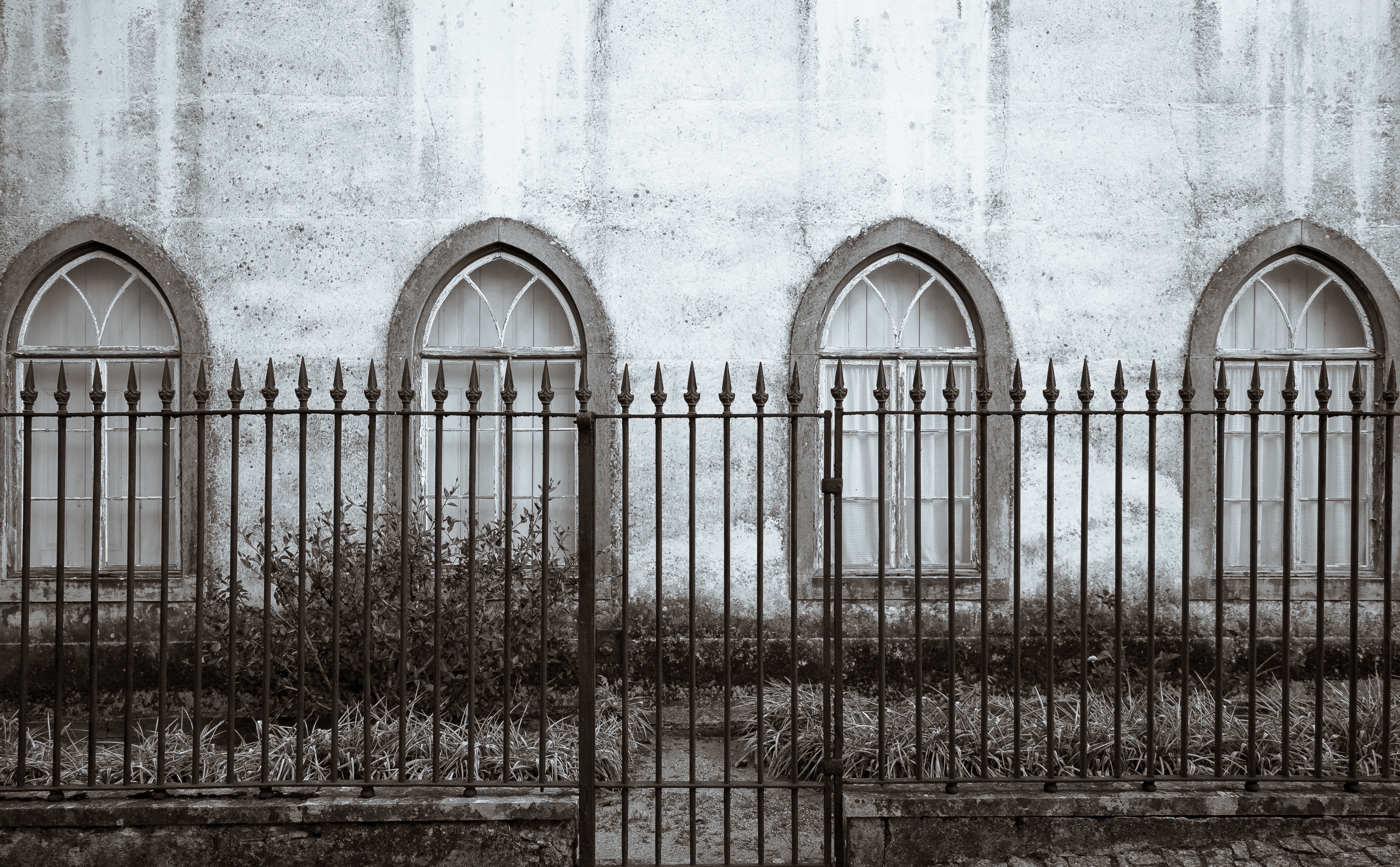 Mark, lowcontrast, architecture, simmetry, barrier, lisbon, blackwhite, Vintage, boundary, Fence, Crop, canoneos5dmarkiii, canon5dmk3, metal, iron, security, HD Wallpaper