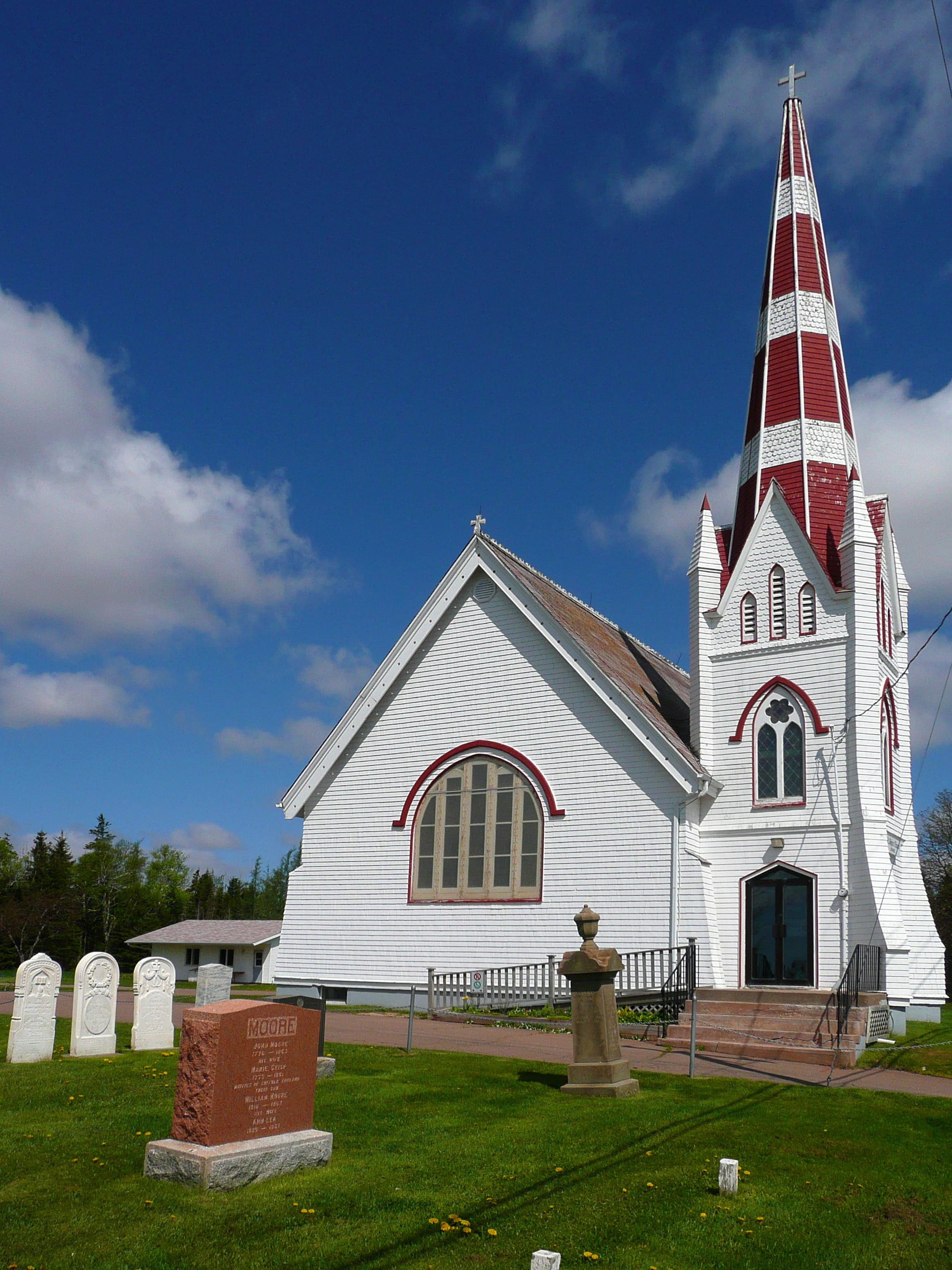 built structure, holy, 2K, spirituality, Church, nature, no people, christian, cemetery, day, building exterior, place of worship, jesus, canada, plant, Phone HD Wallpaper