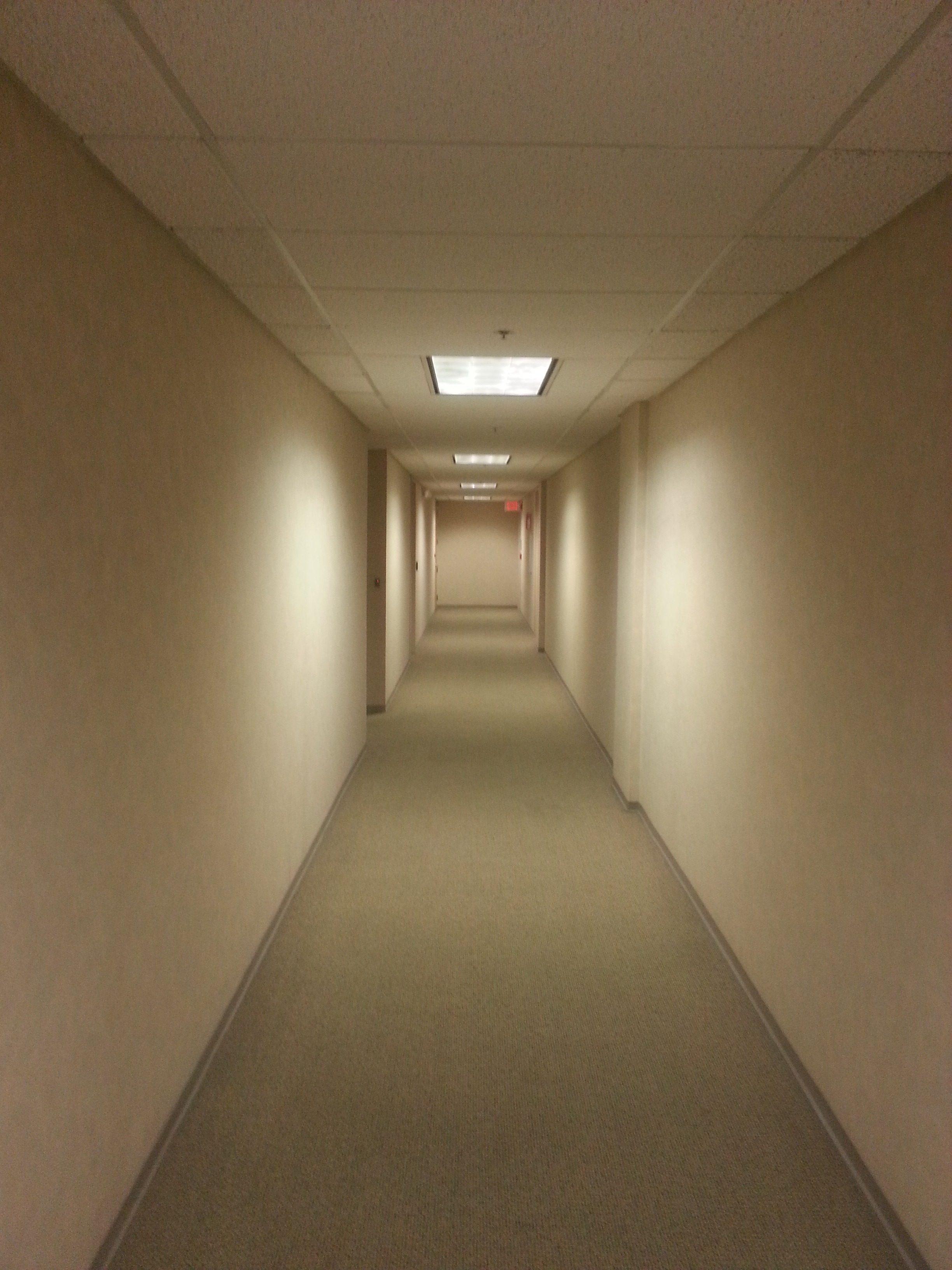 arcade, empty, walkway, quiet, architecture, hallway, wall, wall - building feature, 2K, underpass, diminishing perspective, vanishing point, passageway, Phone HD Wallpaper