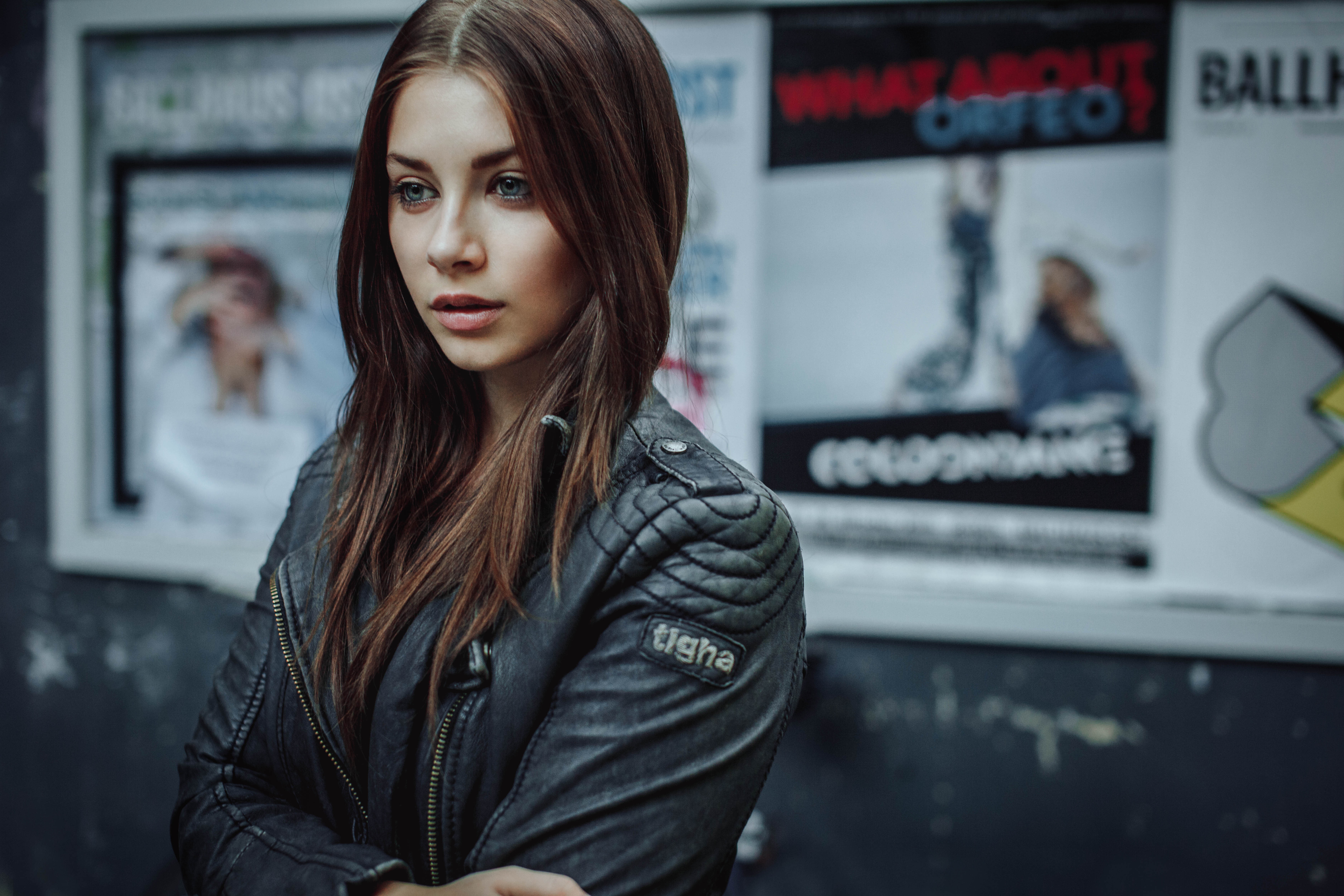 long hair, arms crossed, blue eyes, open mouth, looking into the distance, brunette, women, pink lipstick, leather jackets, Anne Hoffmann, straight hair, HD Wallpaper