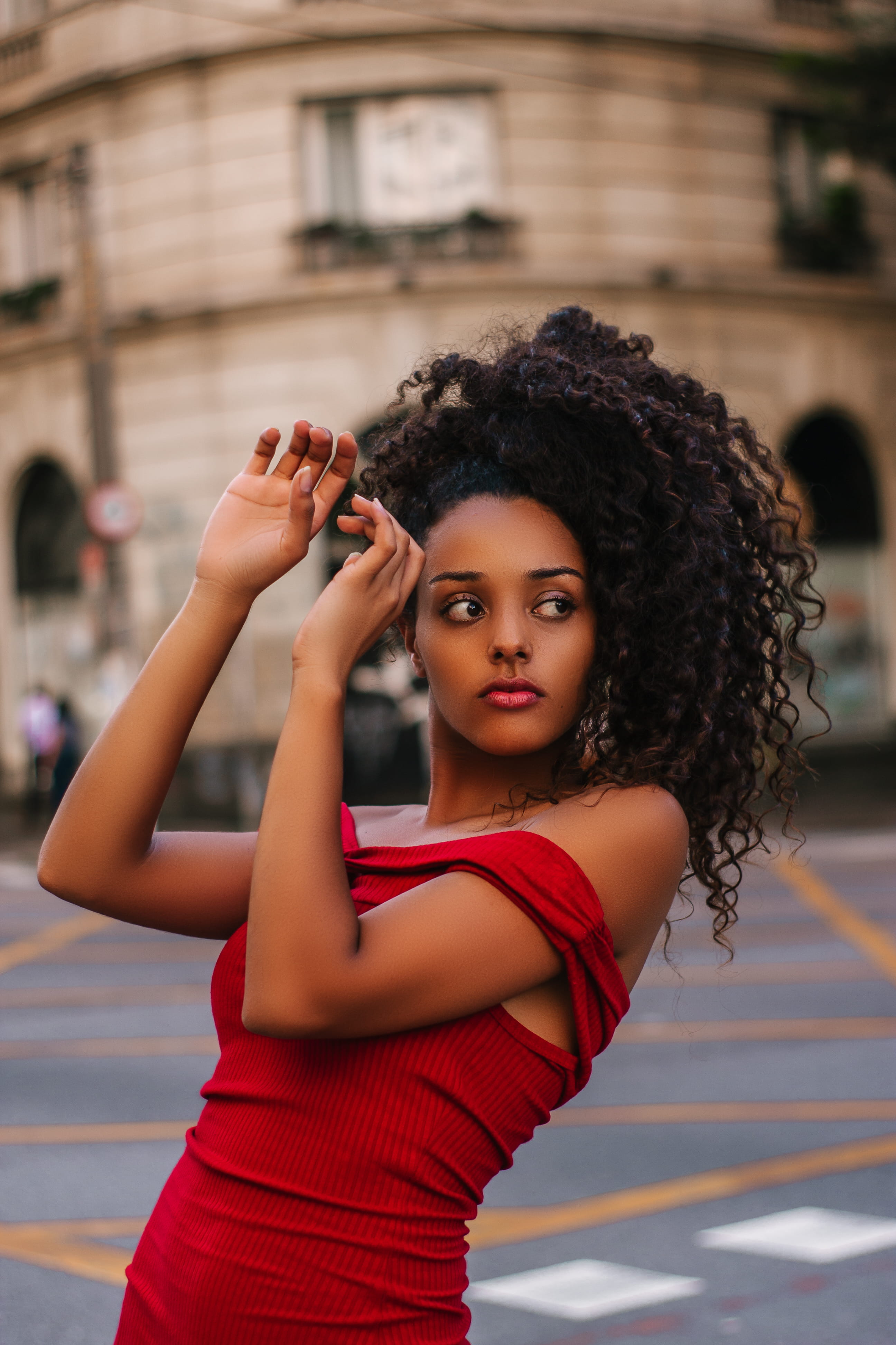 leisure activity, young women, beautiful woman, real people, fashionable, hairstyle, model, focus on foreground, young adult, standing, dame, woman, pose, Phone HD Wallpaper