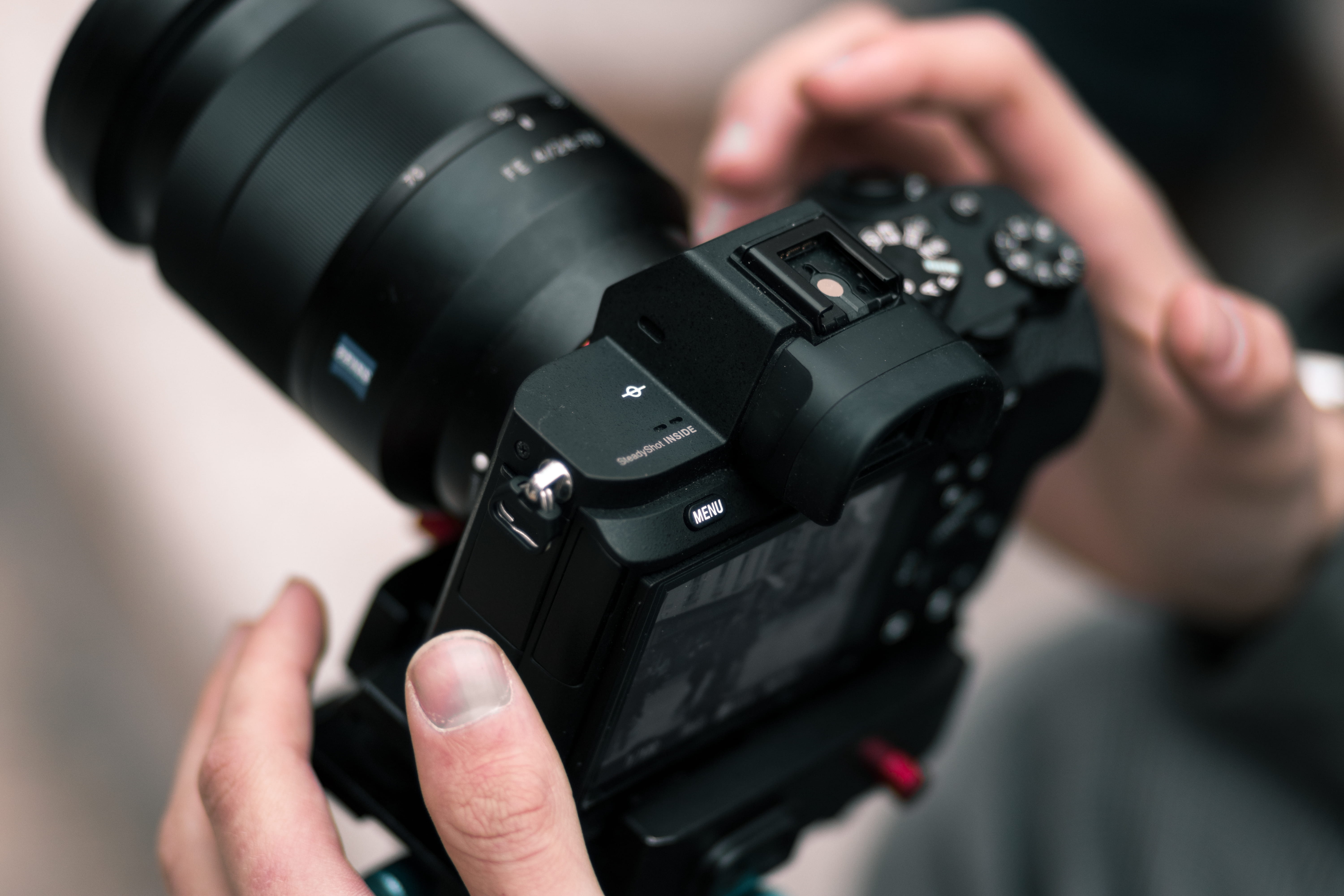 selective focus, photographic equipment, electronics, black, close-up, finger, malta, black color, foto, camera, nail, photography themes, face, occupation, HD Wallpaper