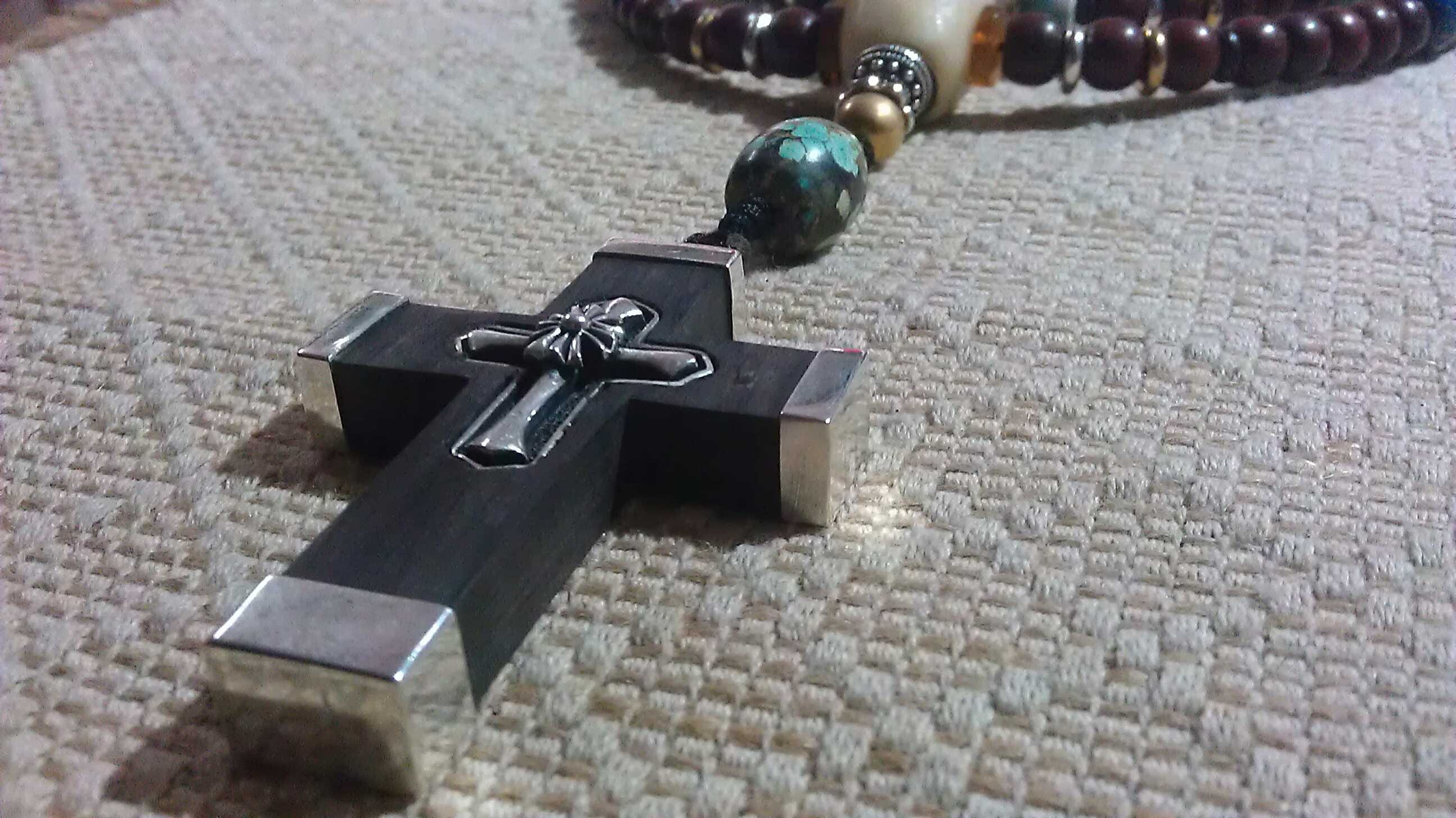 no people, Prayer, stone, war, indoors, handgun, religion, gun, Cross, zhong zhuang, close-up, still life, crucifix, belief, history, security, praying, HD Wallpaper