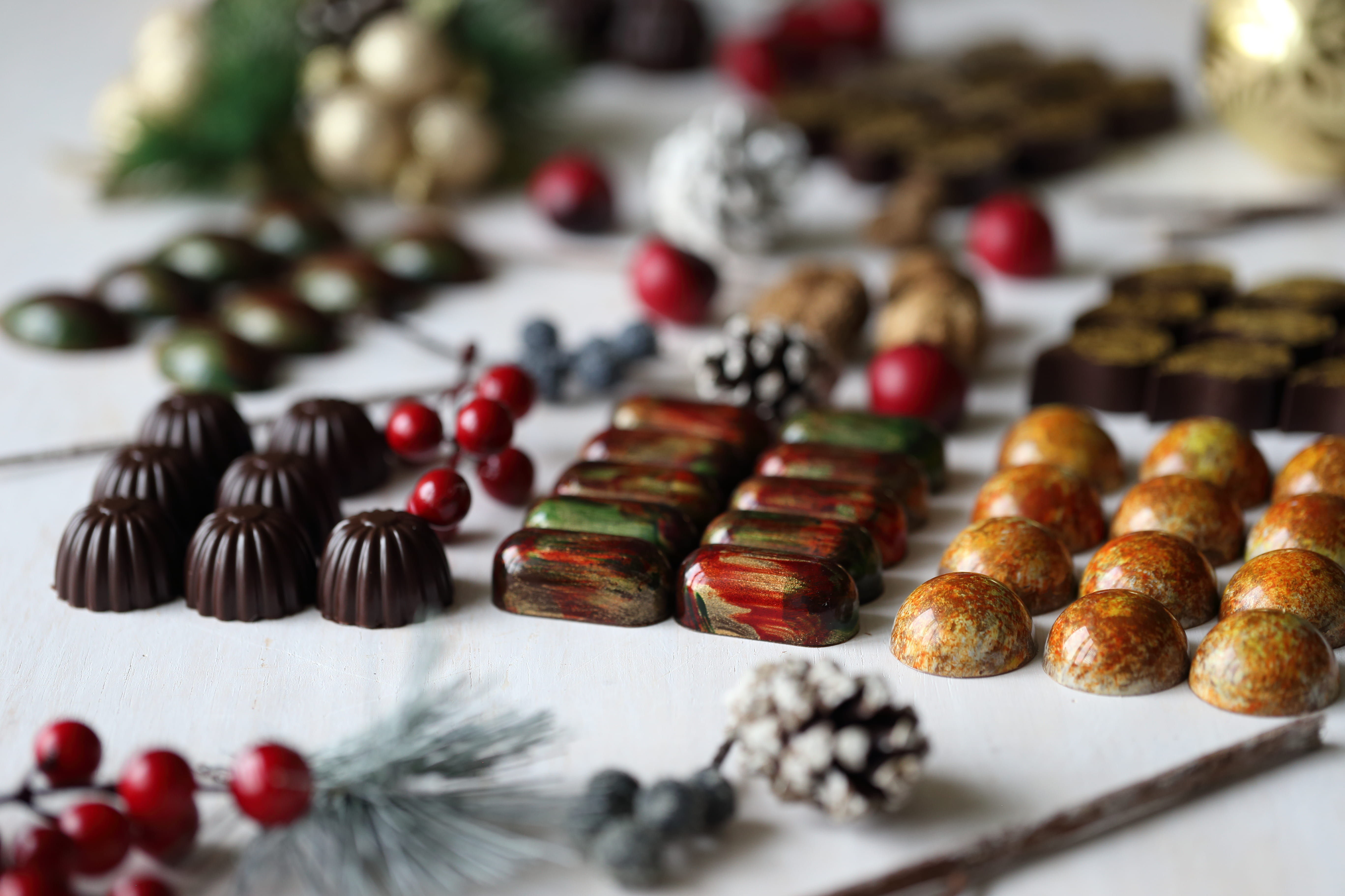 ornament, food, large group of objects, hot dog, prayer beads, pretzel, christmas, fruit, worship, accessory, chocolate, plant, chocolates, accessories, HD Wallpaper