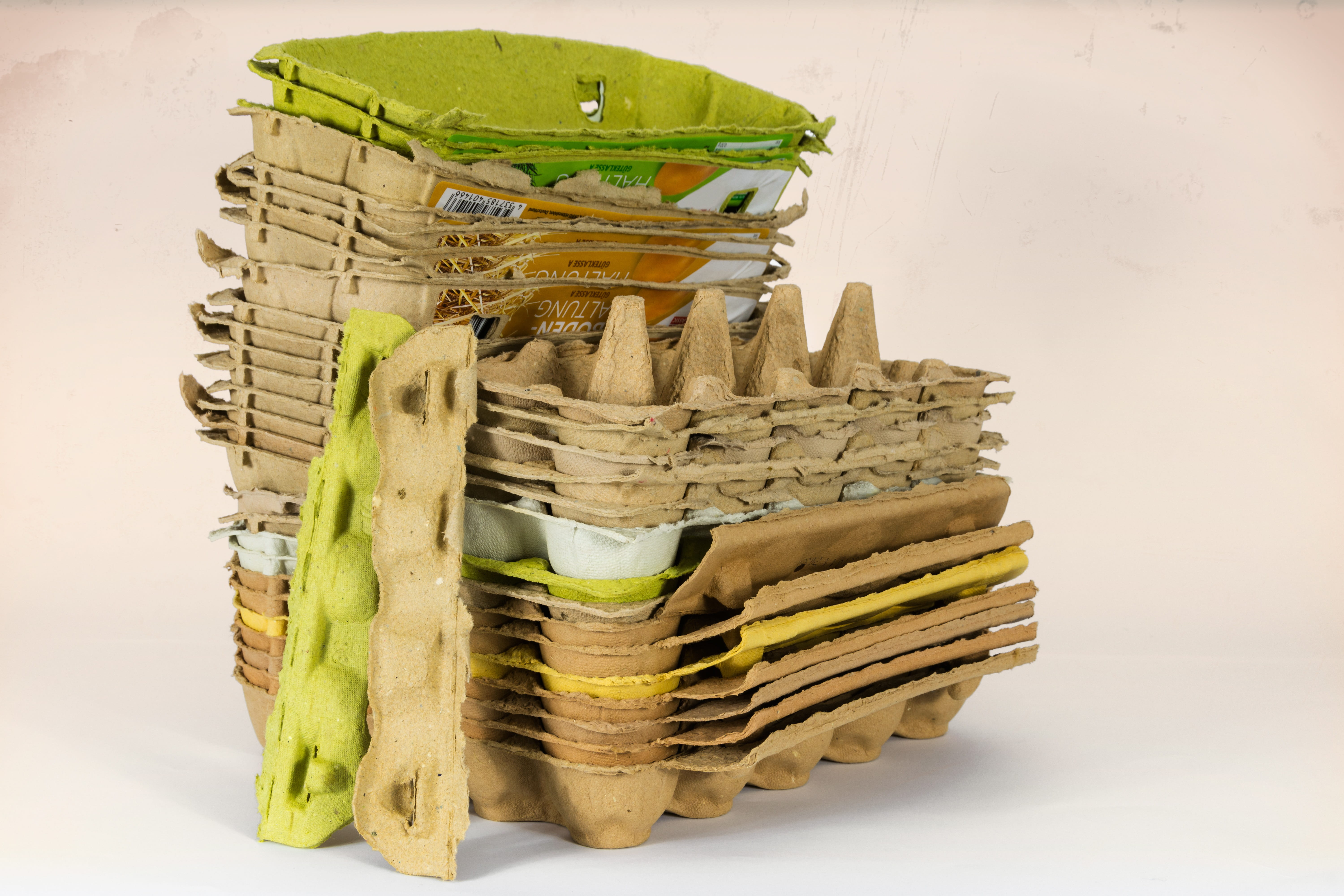 one way, white background, indoors, non recyclable waste, freshness, asparagus, empty, green color, no people, food, stack, vegetable, wicker, egg carton, HD Wallpaper