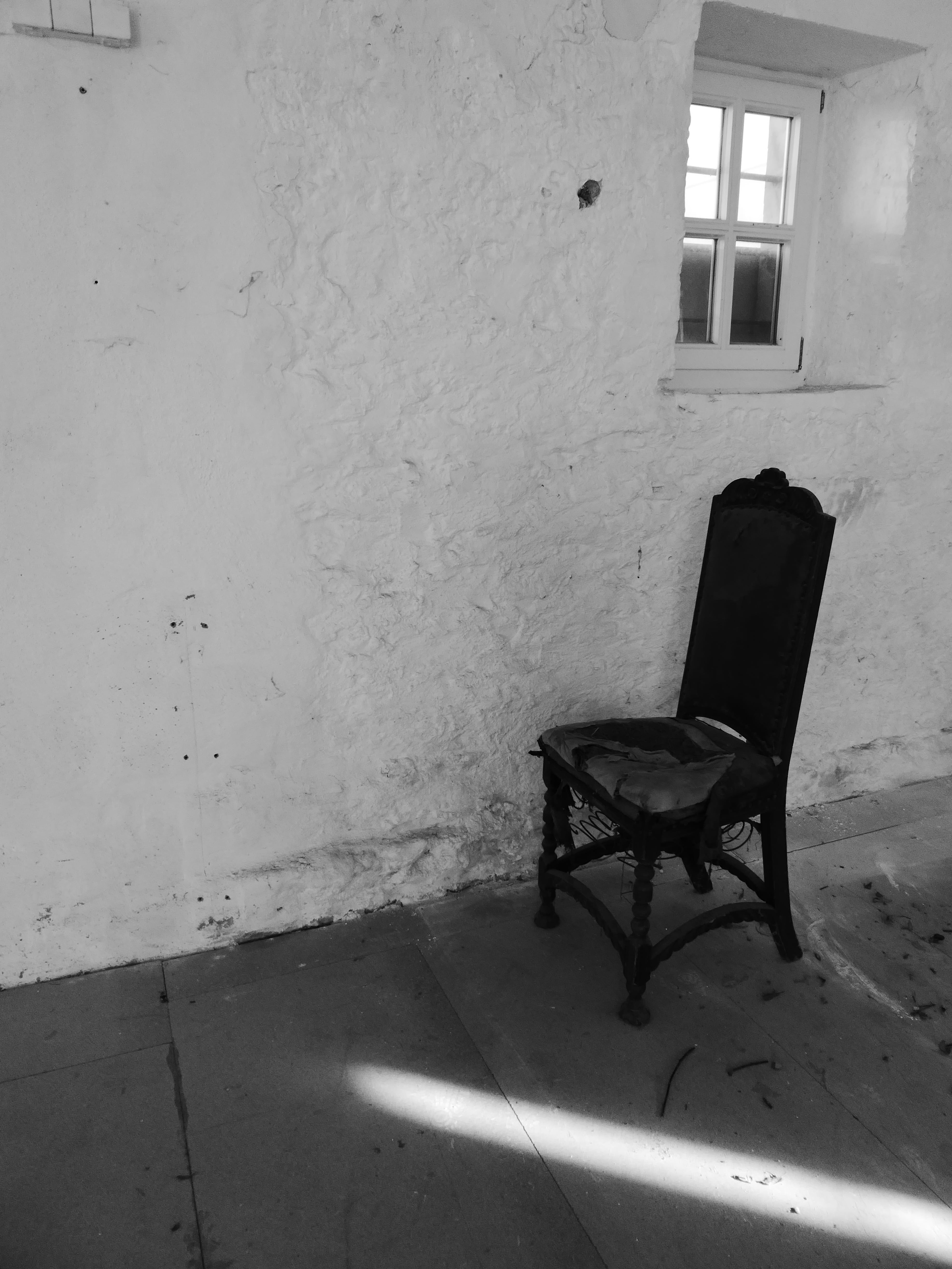 no people, day, abandoned, 4K, spring, seat, antique, indoors, furniture, absence, wall, relaxation, wall - building feature, chair, broken, domestic room, Phone HD Wallpaper