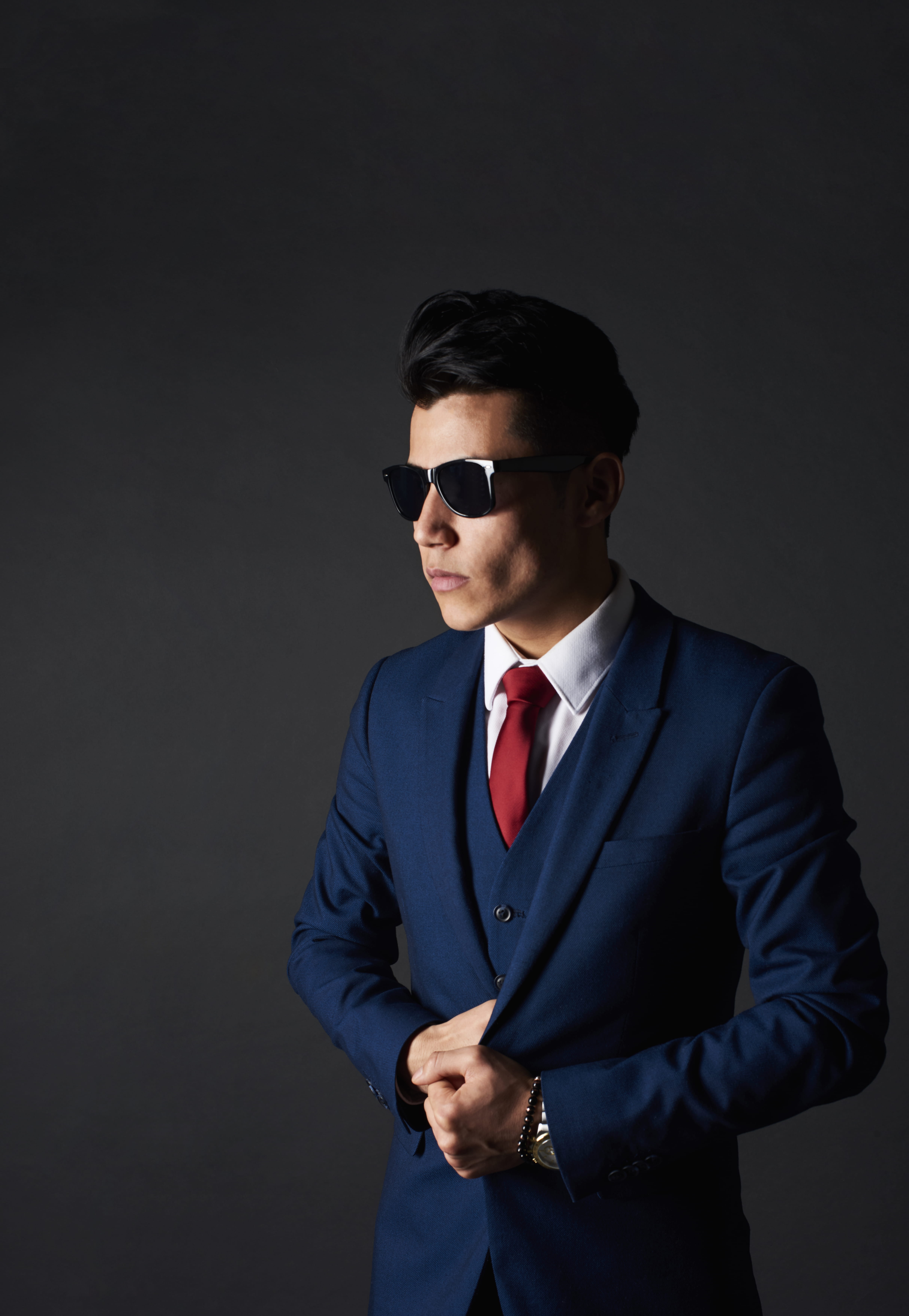 formalwear, front view, handsome, eyewear, studio shot, menswear, fashionable, 5K, blue, blazer, sunglasses, glasses, men, guy, waist up, black background, Phone HD Wallpaper