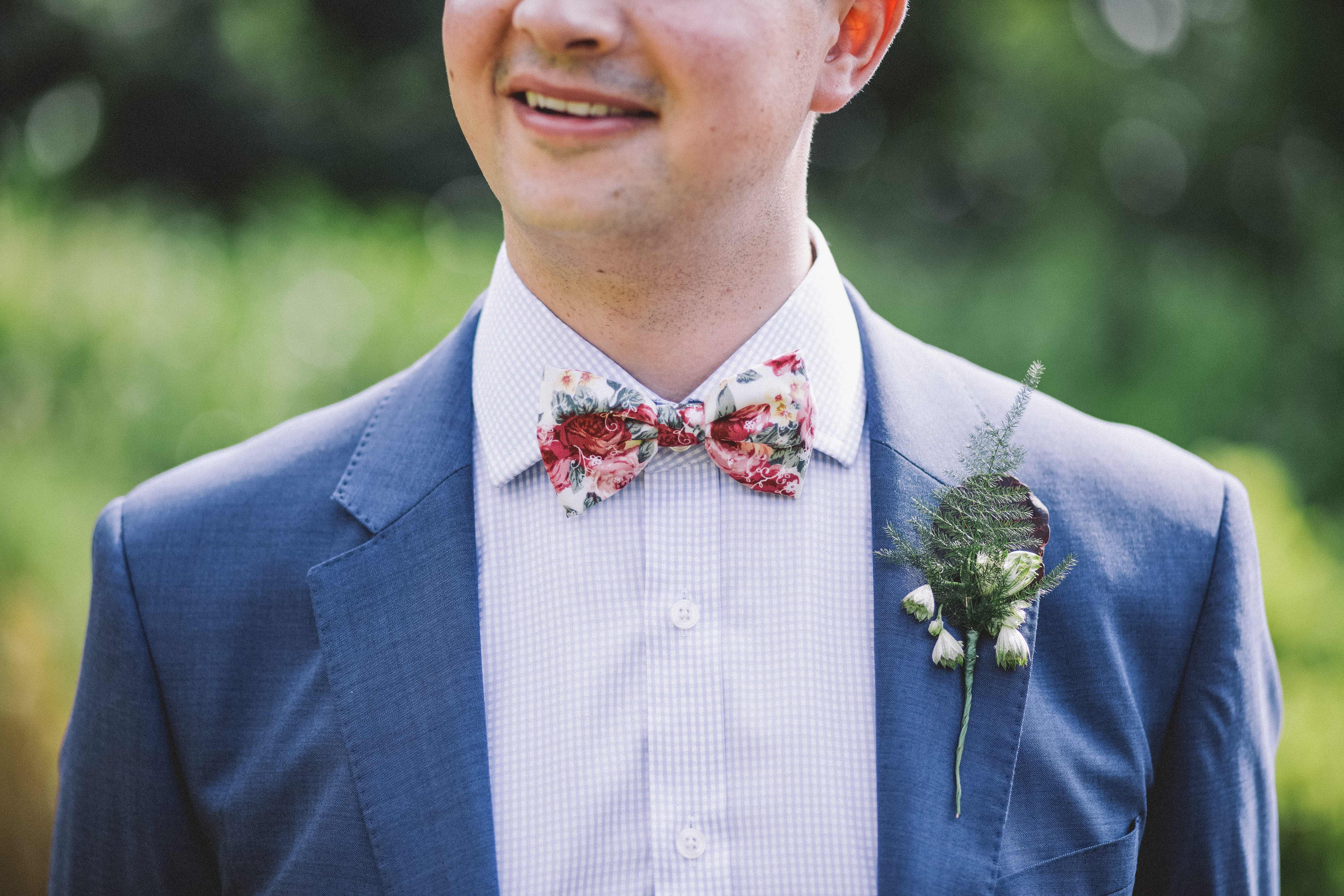 5K, daytime, outdoors, notched, floral, emotion, photography, no face, blazer, formal, day, front view, grooms man, male, headshot, young adult, blue suit, HD Wallpaper
