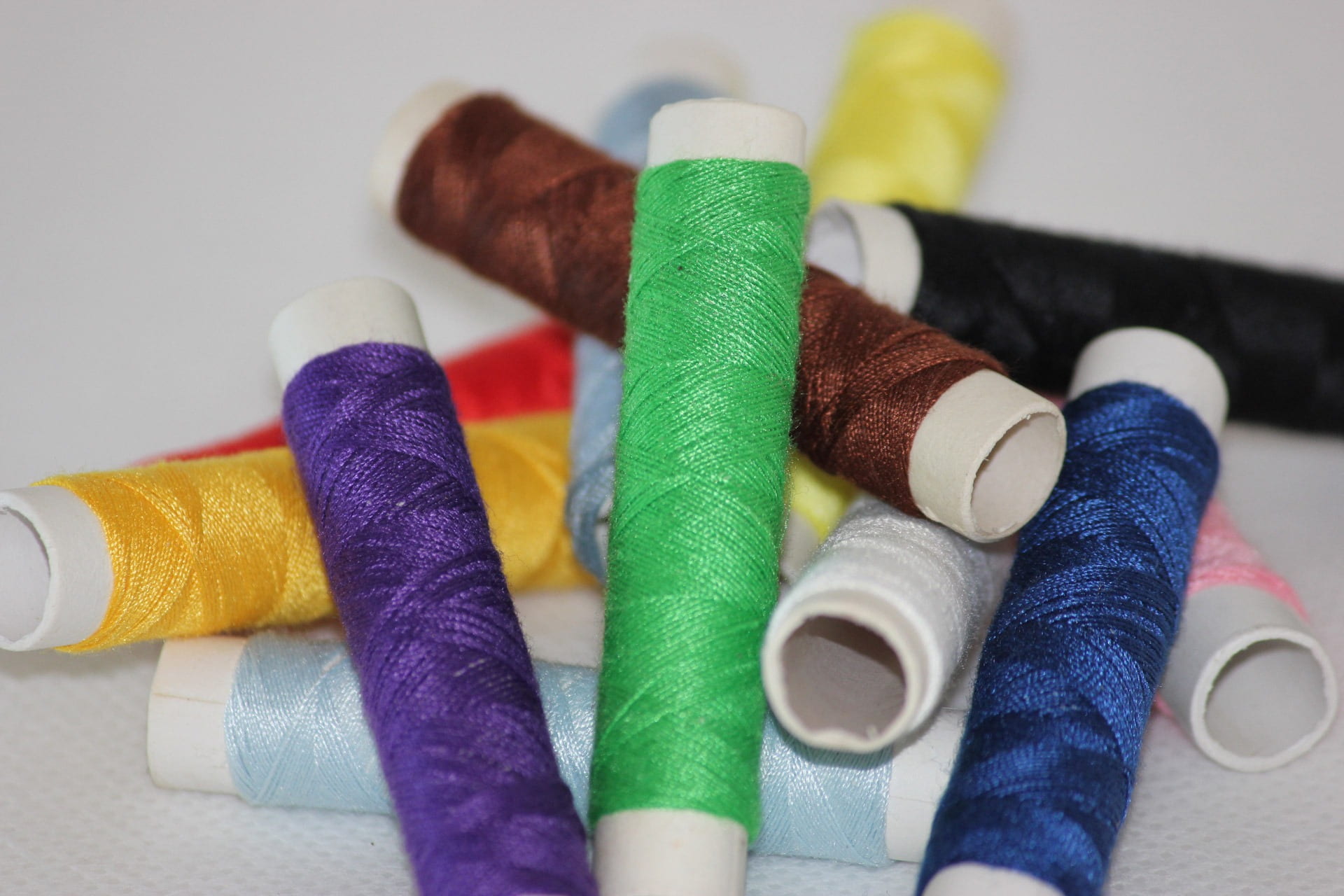 art and craft, hobby, handiwork, work, fiber, string, dressmaker, variation, supplies, seamstress, bobbin, tailoring, spool, still life, choice, threads, HD Wallpaper