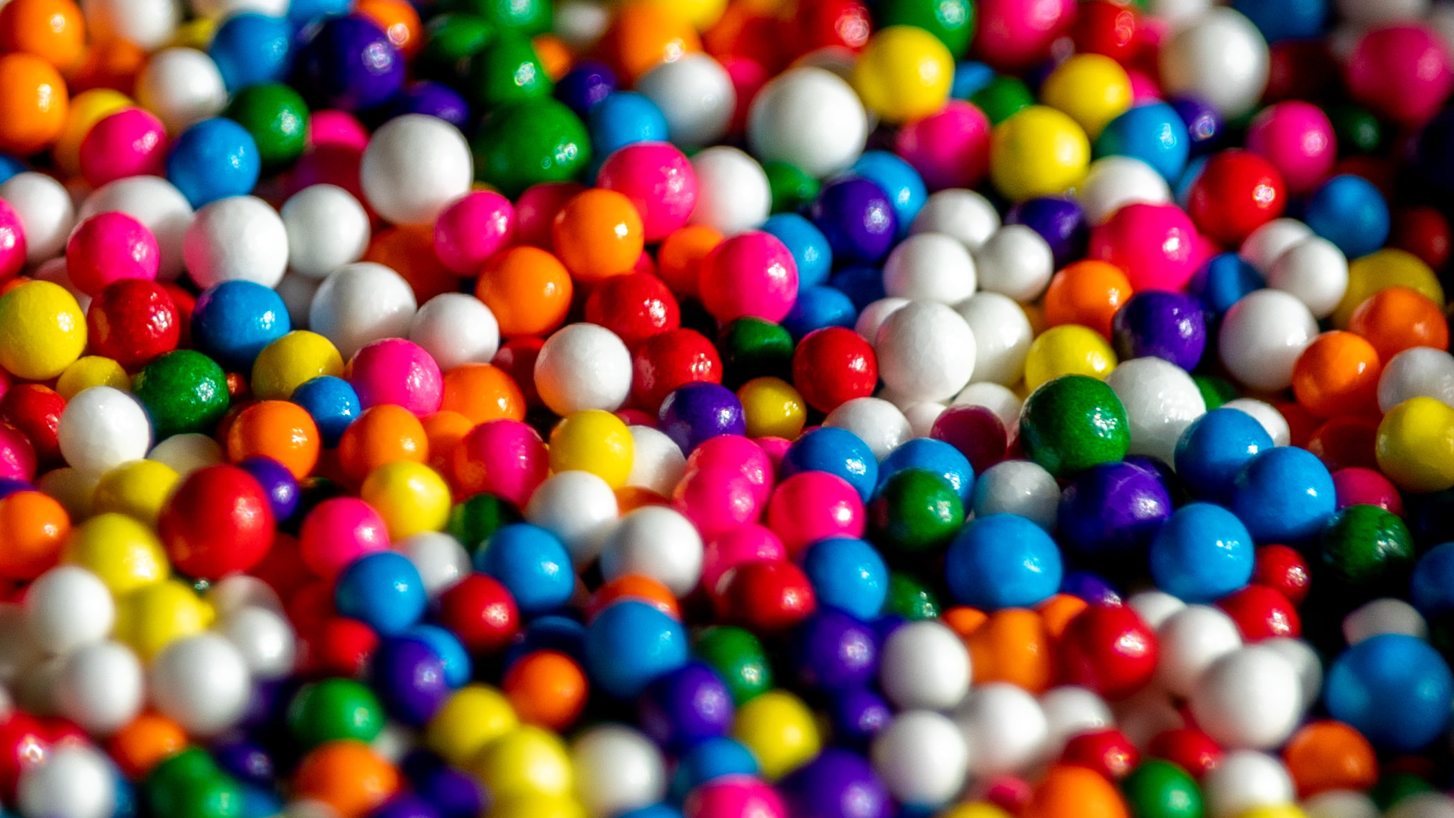 macro, 1080P, blue, yellow, sprinkles, colorful, red, HD Wallpaper