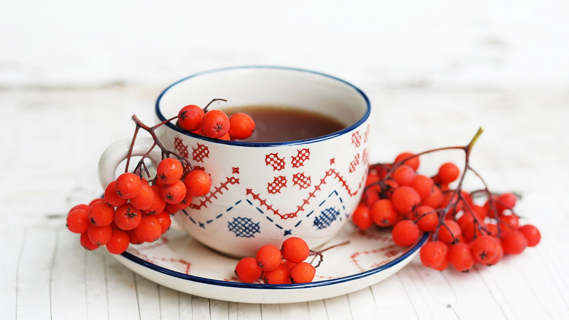 red currant, cup, tea cup, freshness, 1080P, bowl, fruit, drink, healthy eating, crockery, table, no people, indoors, berry fruit, fruit bowl, focus on foreground, HD Wallpaper