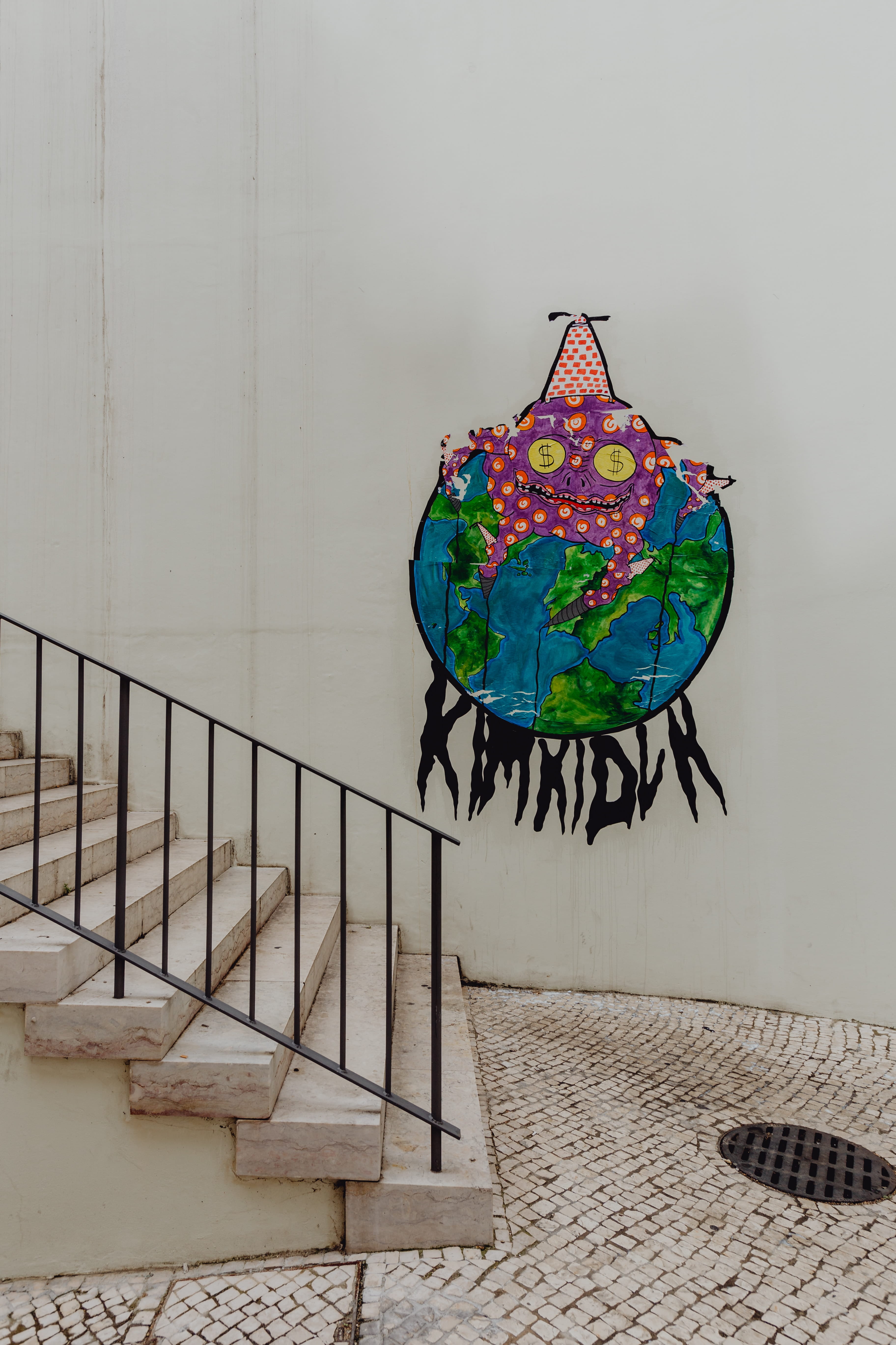 built structure, day, railing, multi colored, staircase, portugal, architecture, lisboa, shadow, graffiti, no people, table, outdoors, art, footpath, building exterior, Phone HD Wallpaper
